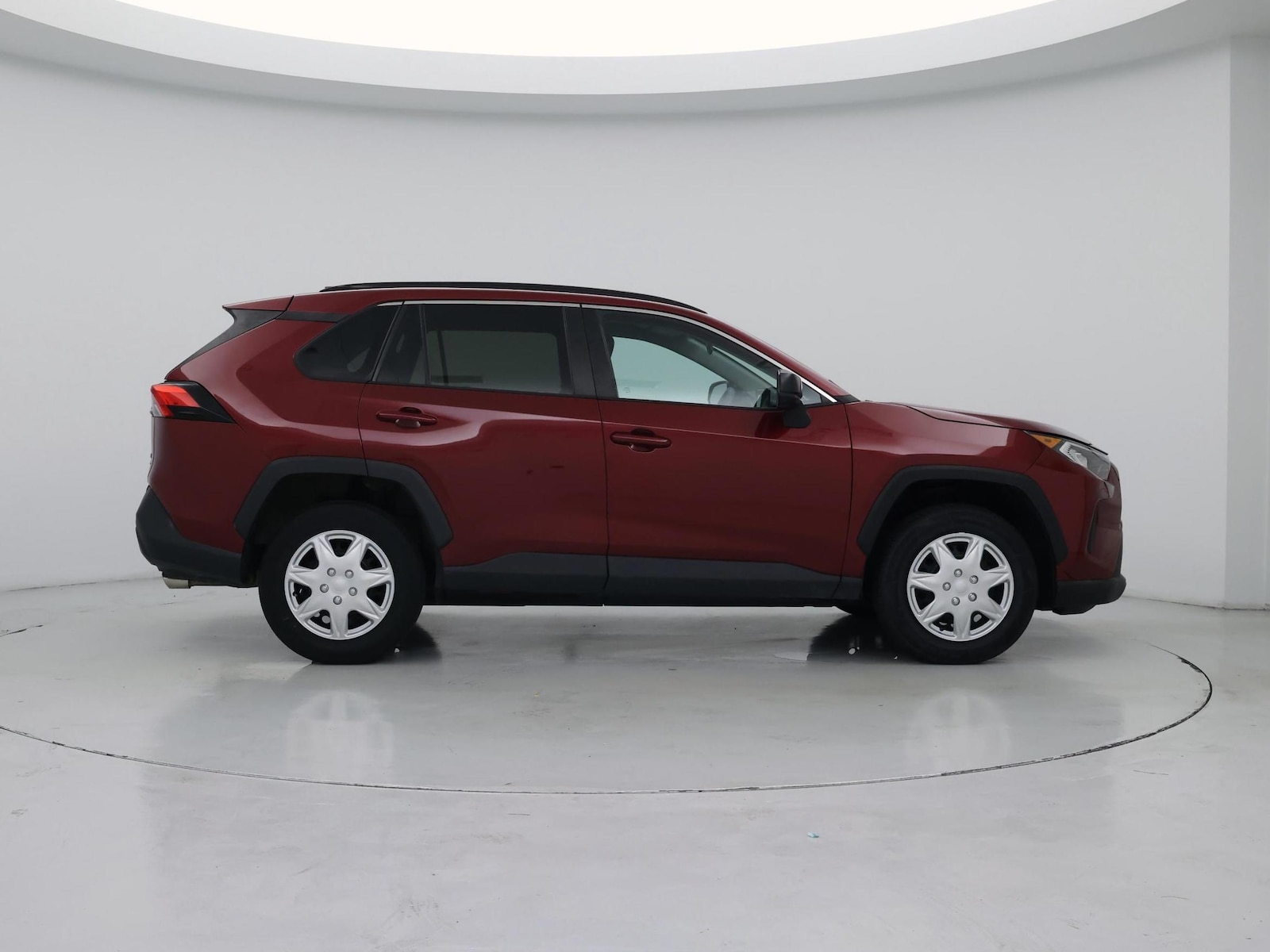 2019 Toyota RAV4 LE - Photo 8