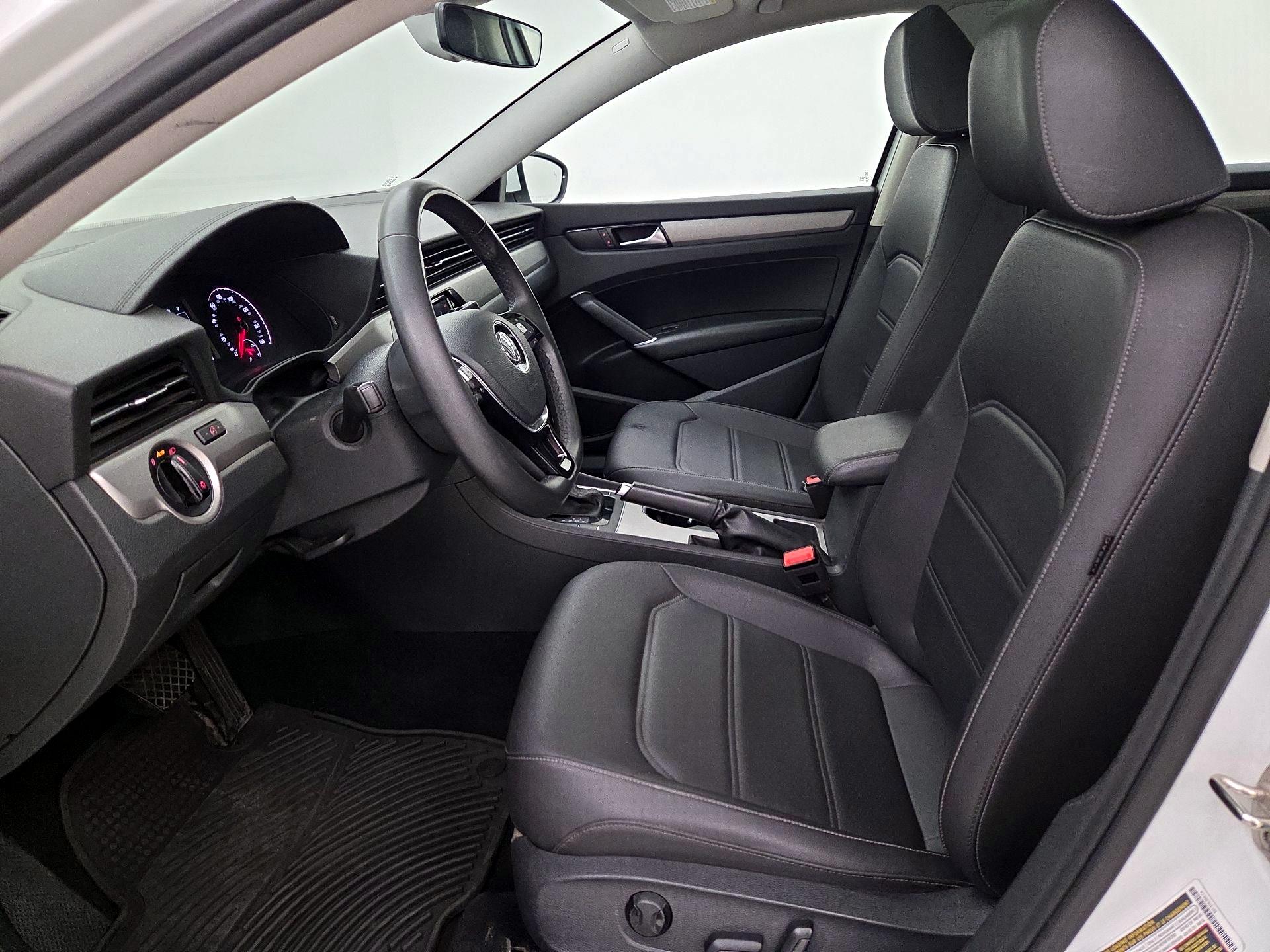 Thumbnail: 2021 Volkswagen Passat - 11