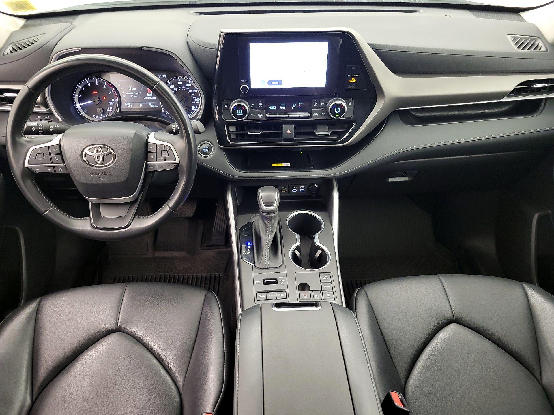 Thumbnail: 2023 Toyota Highlander - 9