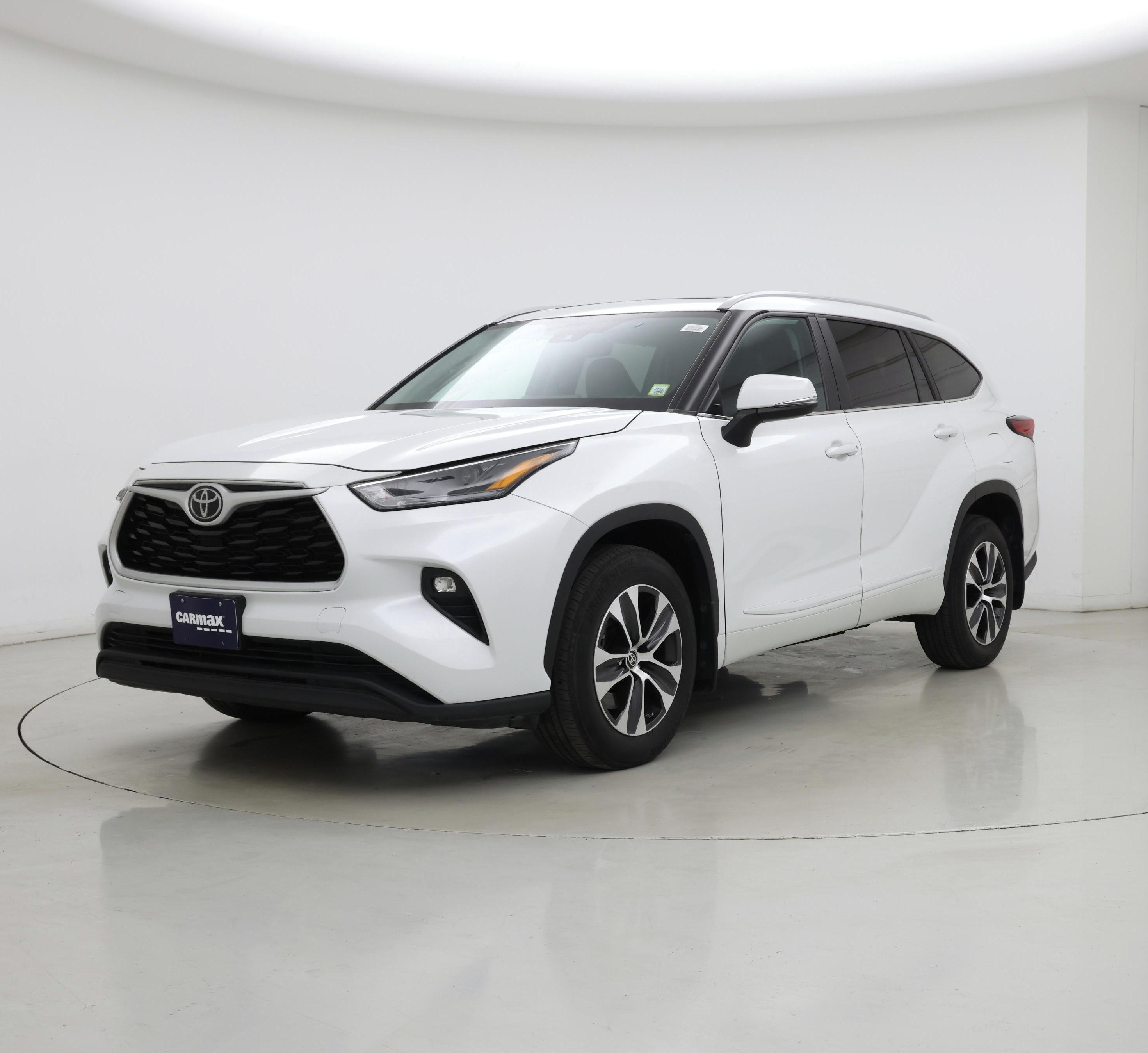 Thumbnail: 2023 Toyota Highlander - 4
