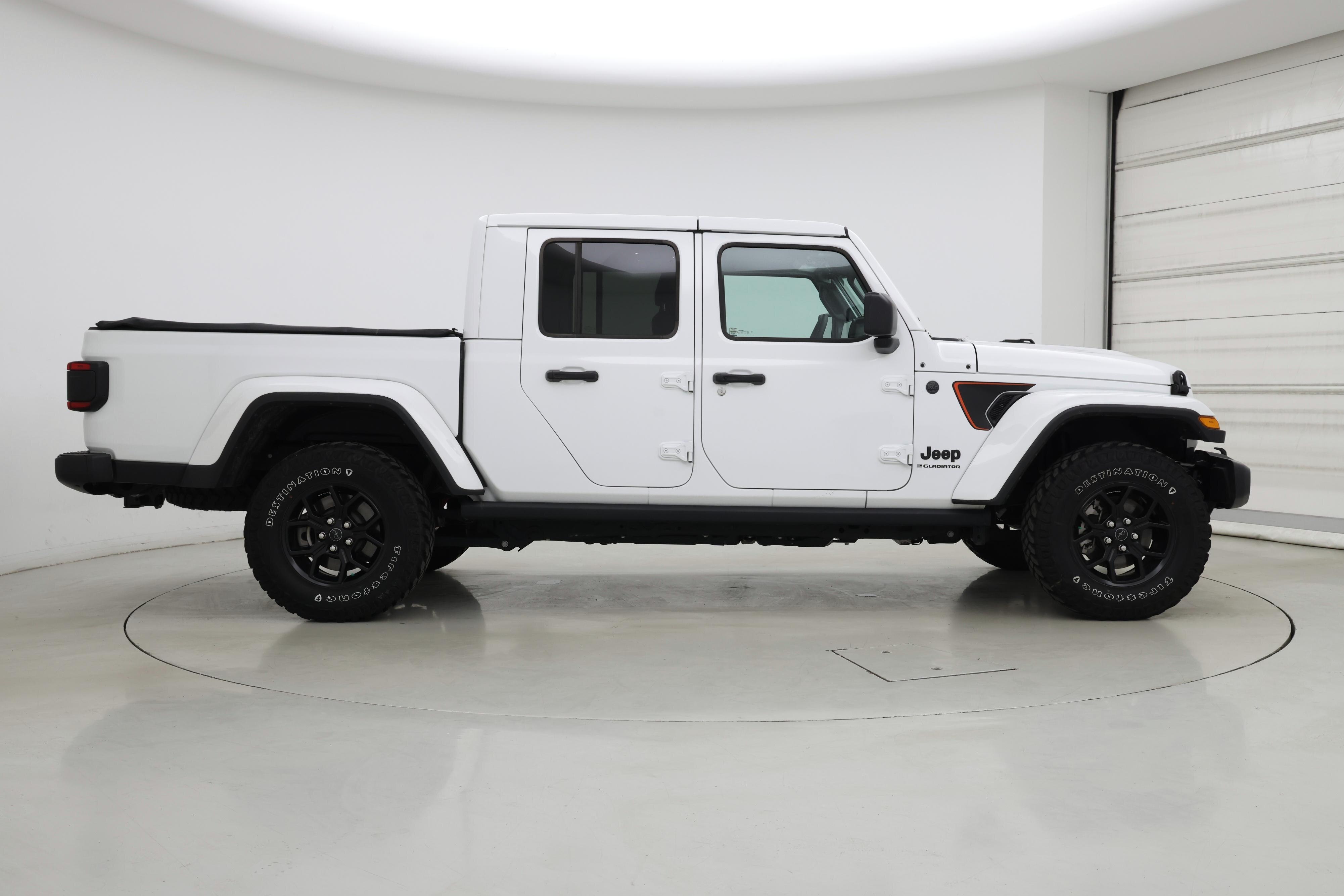 Thumbnail: 2024 Jeep Gladiator - 7