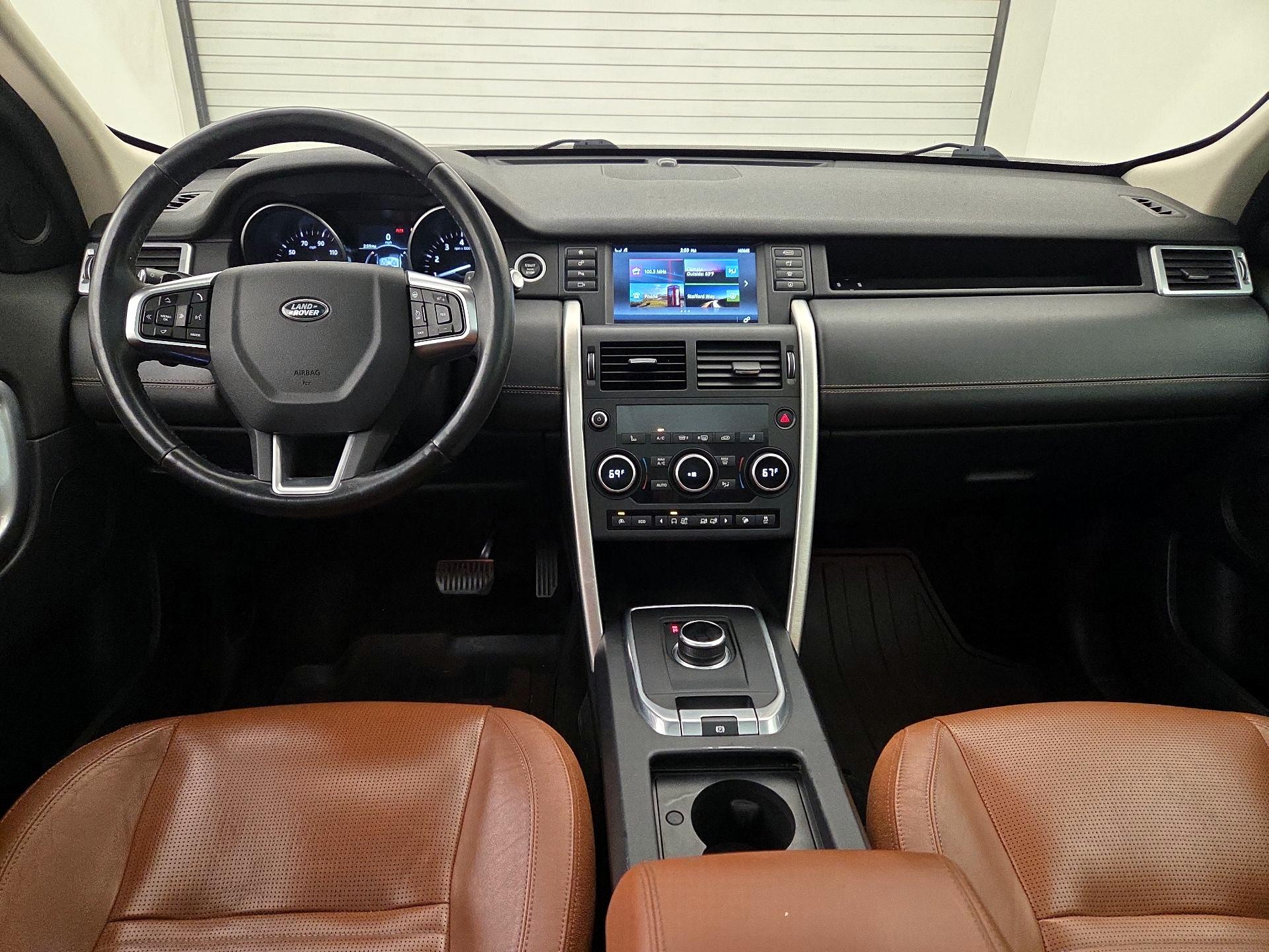 Thumbnail: 2017 Land Rover Discovery Sport - 9