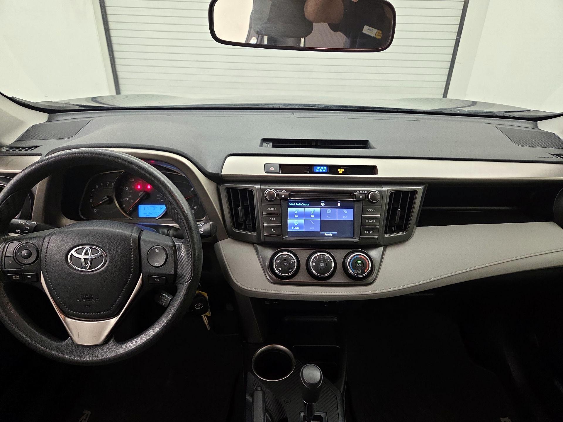 Thumbnail: 2015 Toyota RAV4 - 9