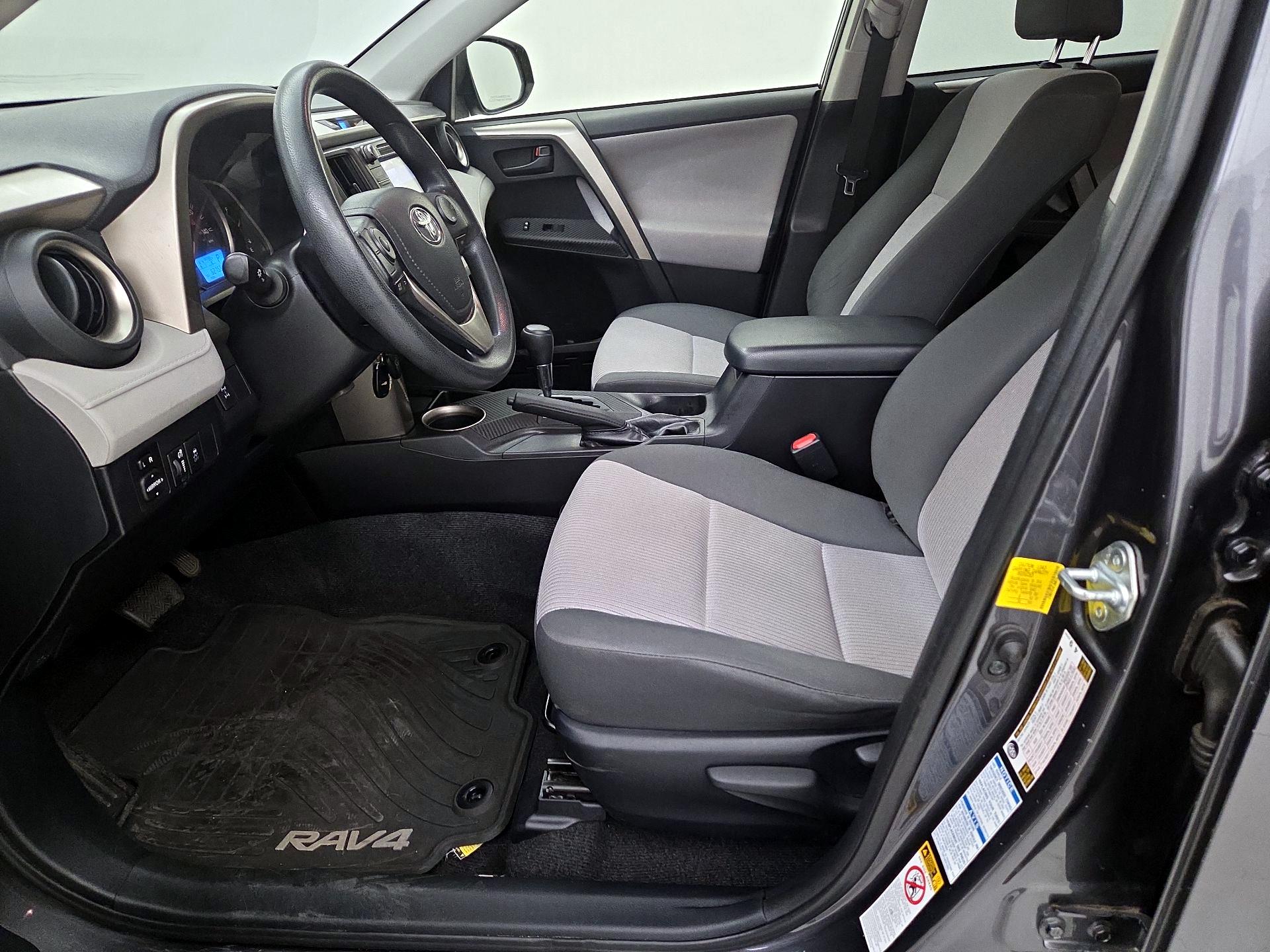 Thumbnail: 2015 Toyota RAV4 - 11