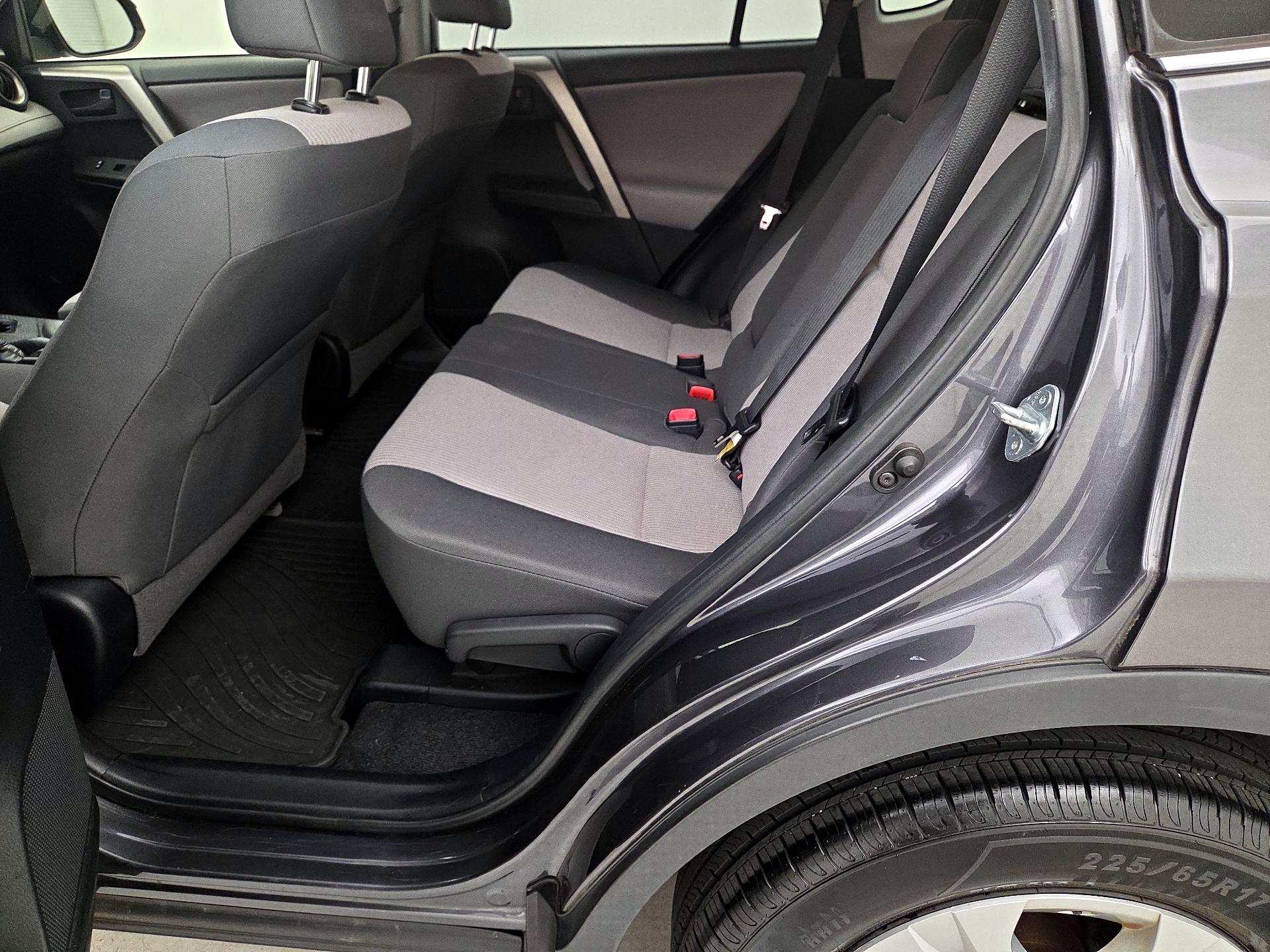 Thumbnail: 2015 Toyota RAV4 - 19
