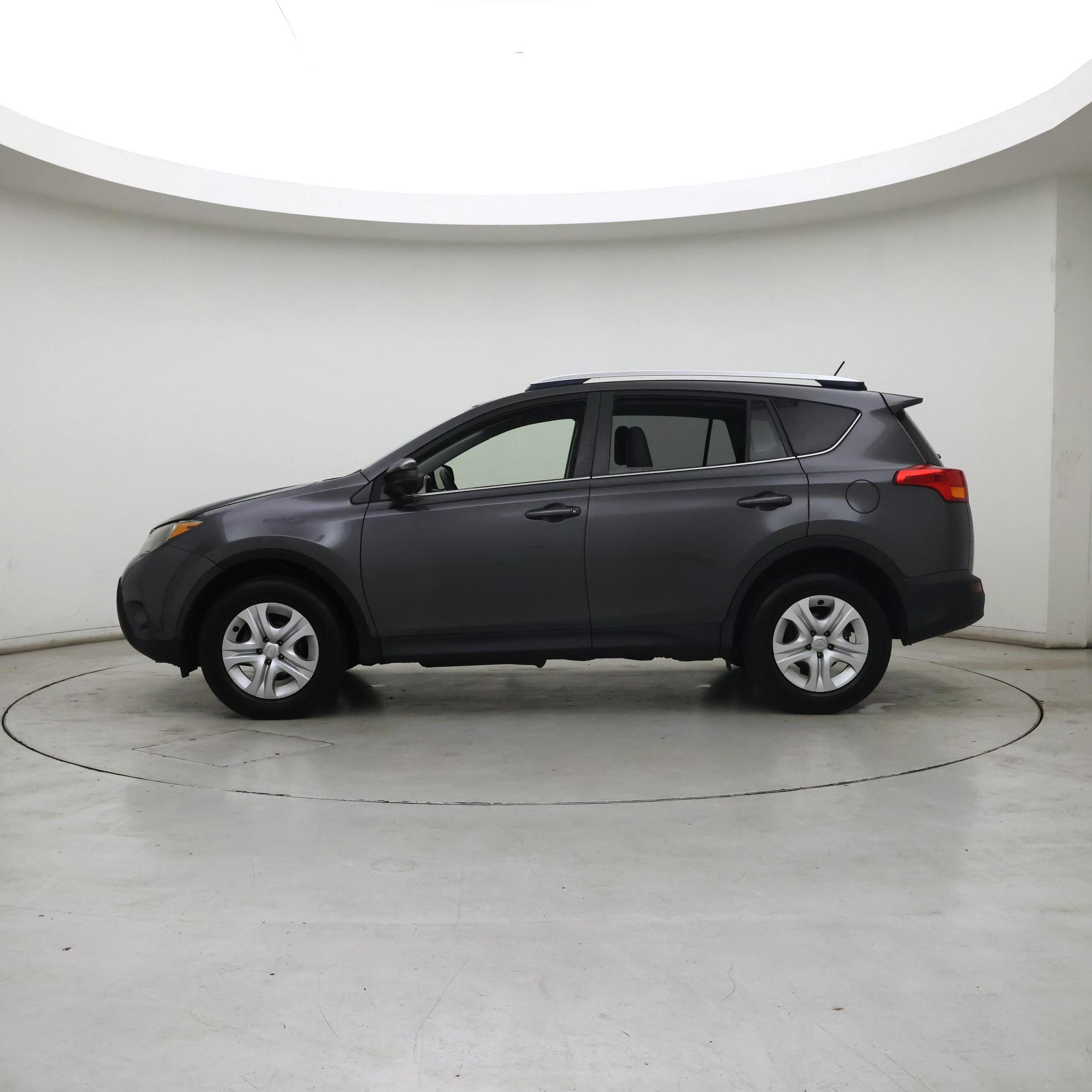 Thumbnail: 2015 Toyota RAV4 - 3