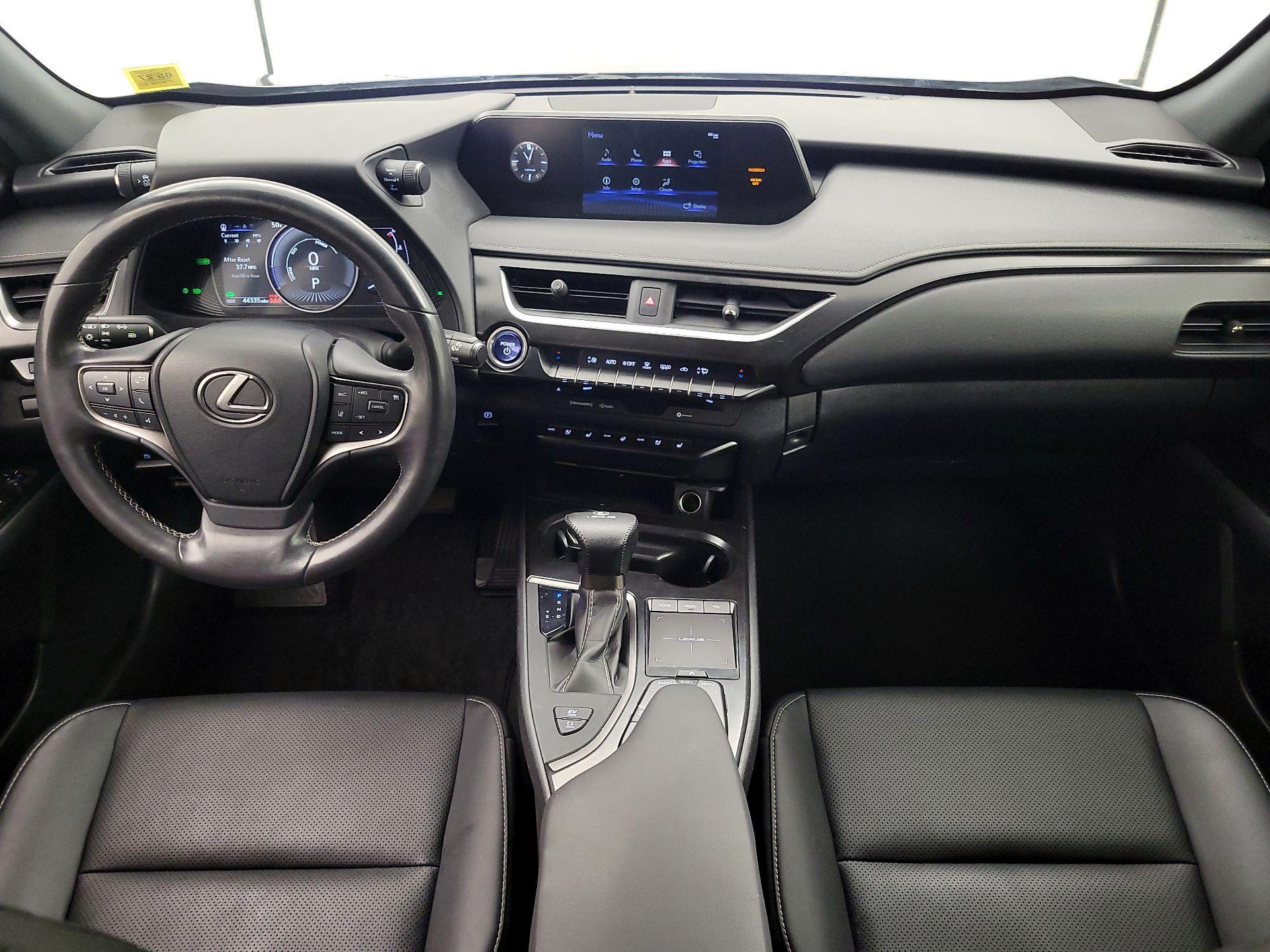 Thumbnail: 2021 Lexus UX - 9