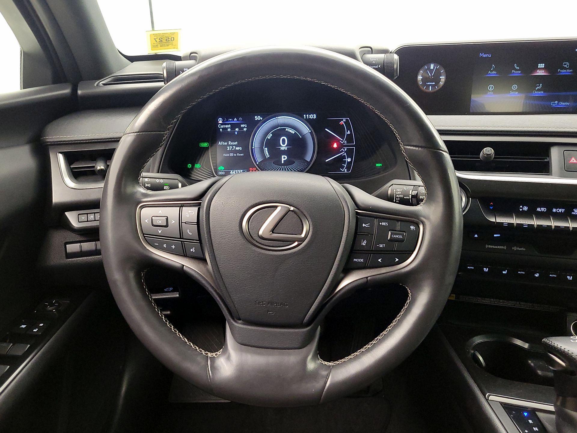 Thumbnail: 2021 Lexus UX - 10