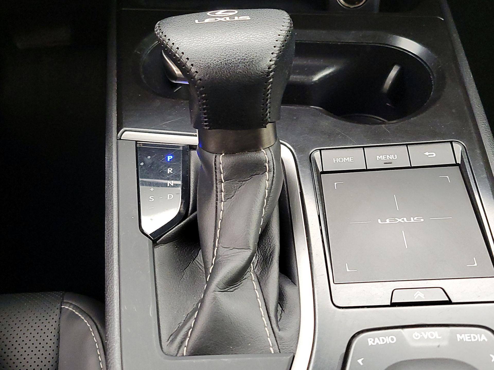 Thumbnail: 2021 Lexus UX - 17
