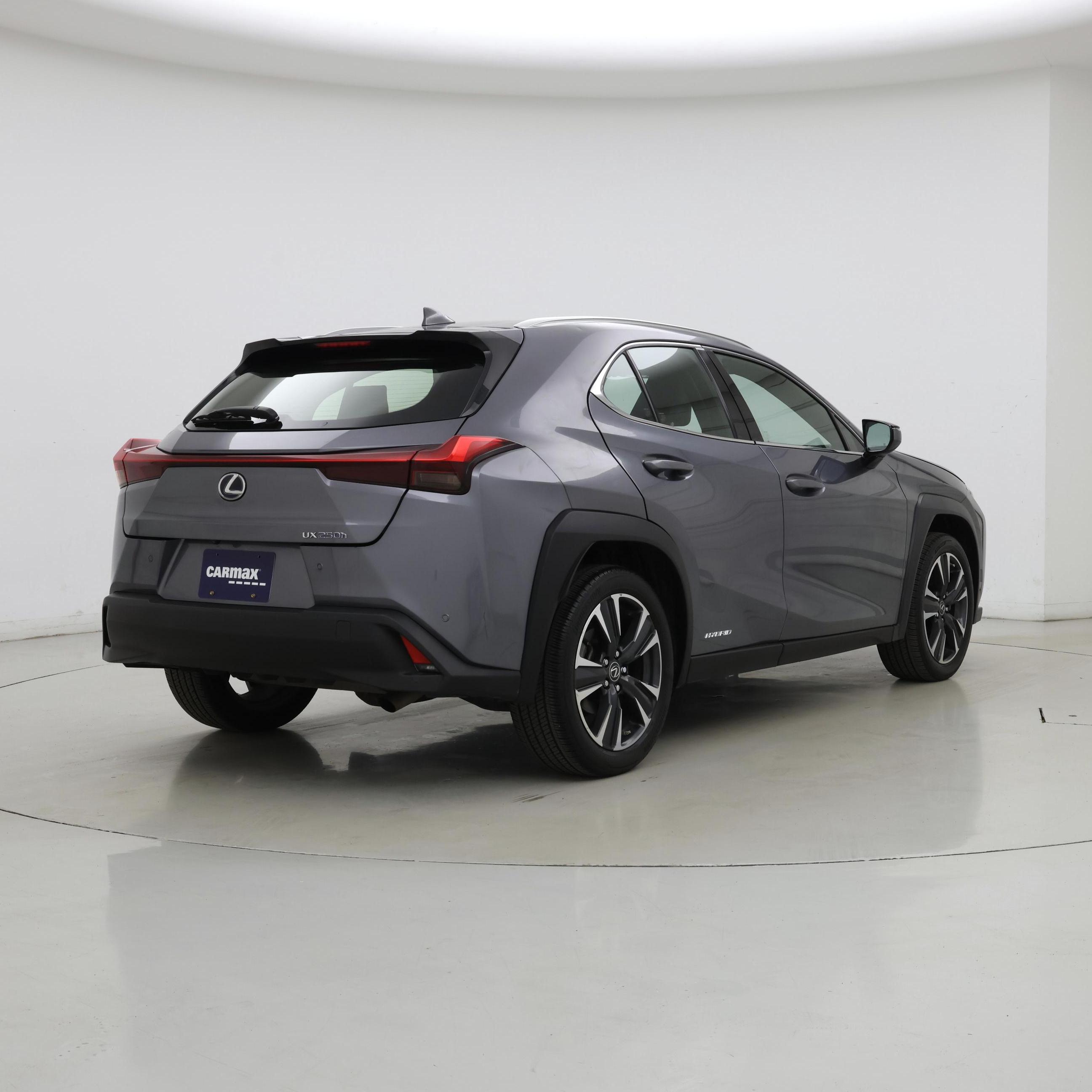 Thumbnail: 2021 Lexus UX - 8