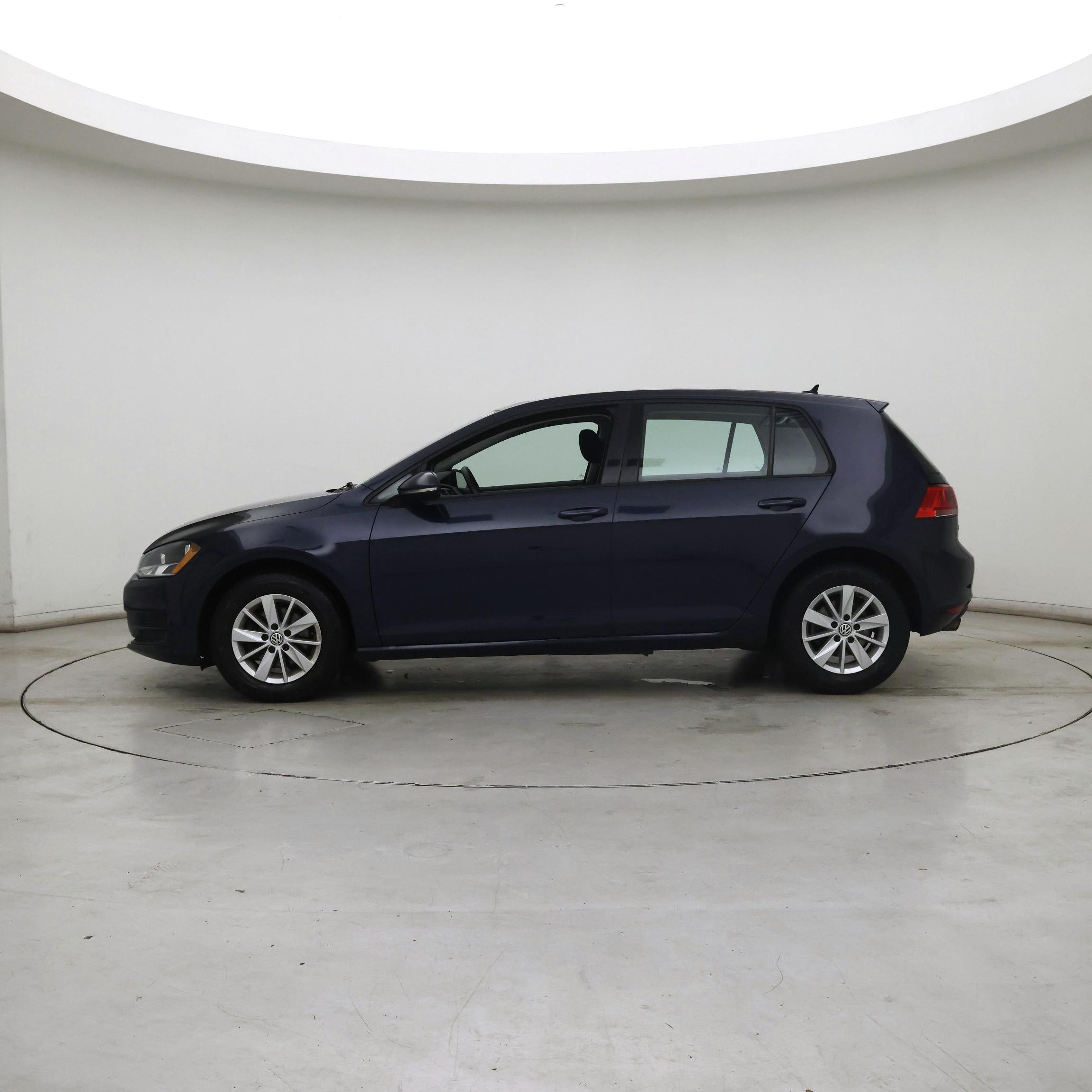 Thumbnail: 2016 Volkswagen Golf - 3