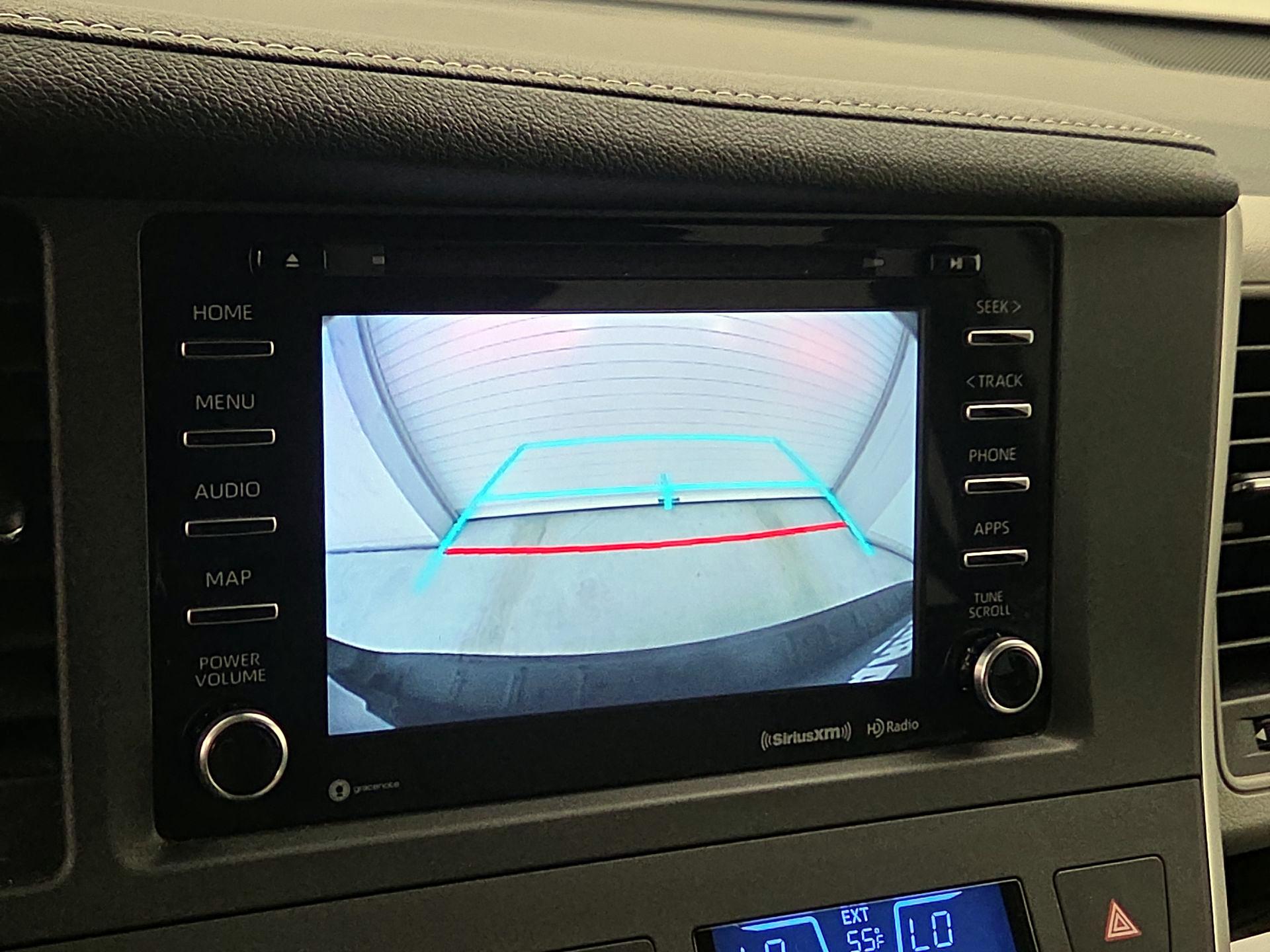 Thumbnail: 2020 Toyota Sienna - 14