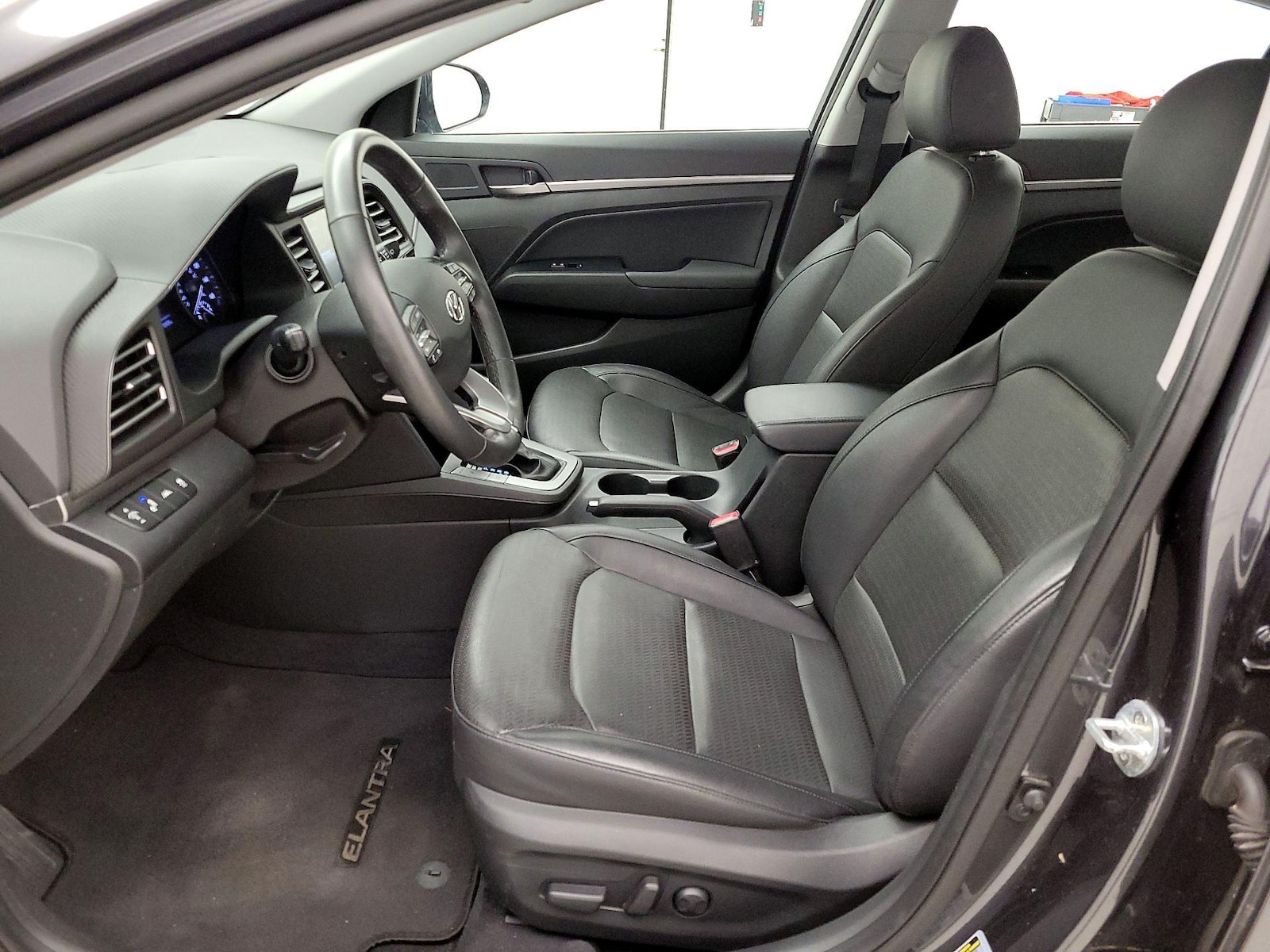 2020 Hyundai Elantra Limited - Photo 12