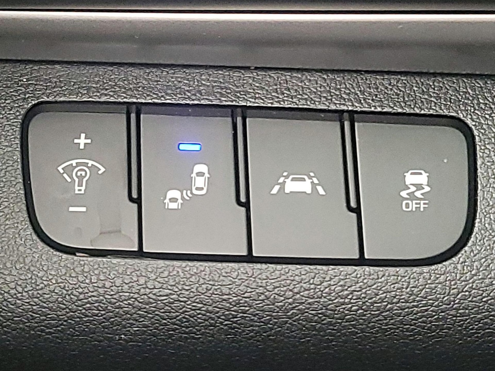 2020 Hyundai Elantra Limited - Photo 14