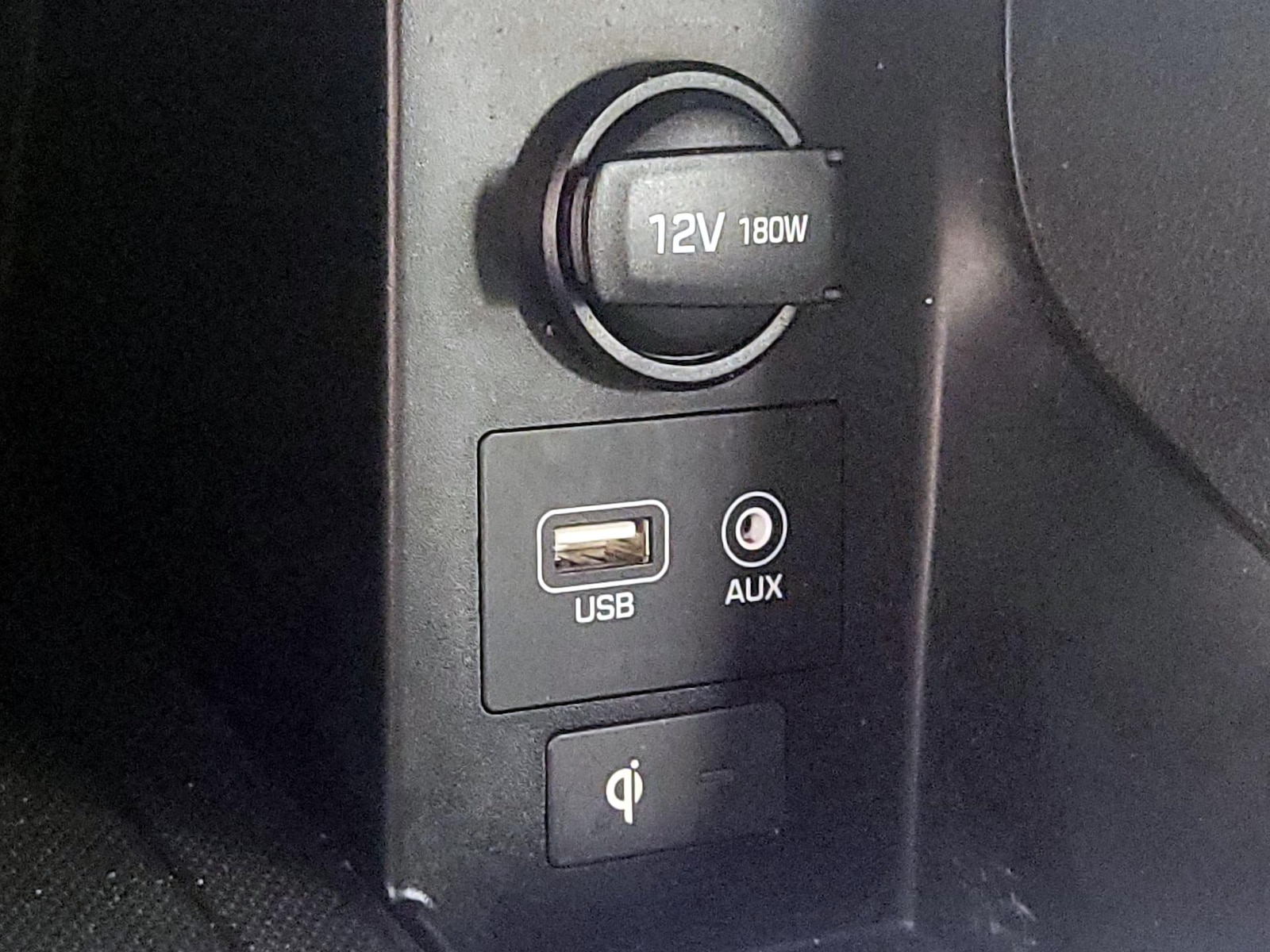 2020 Hyundai Elantra Limited - Photo 19