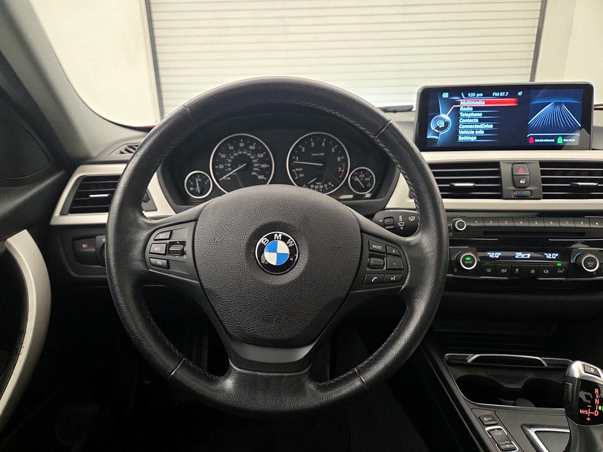 Thumbnail: 2016 BMW 3 Series - 10