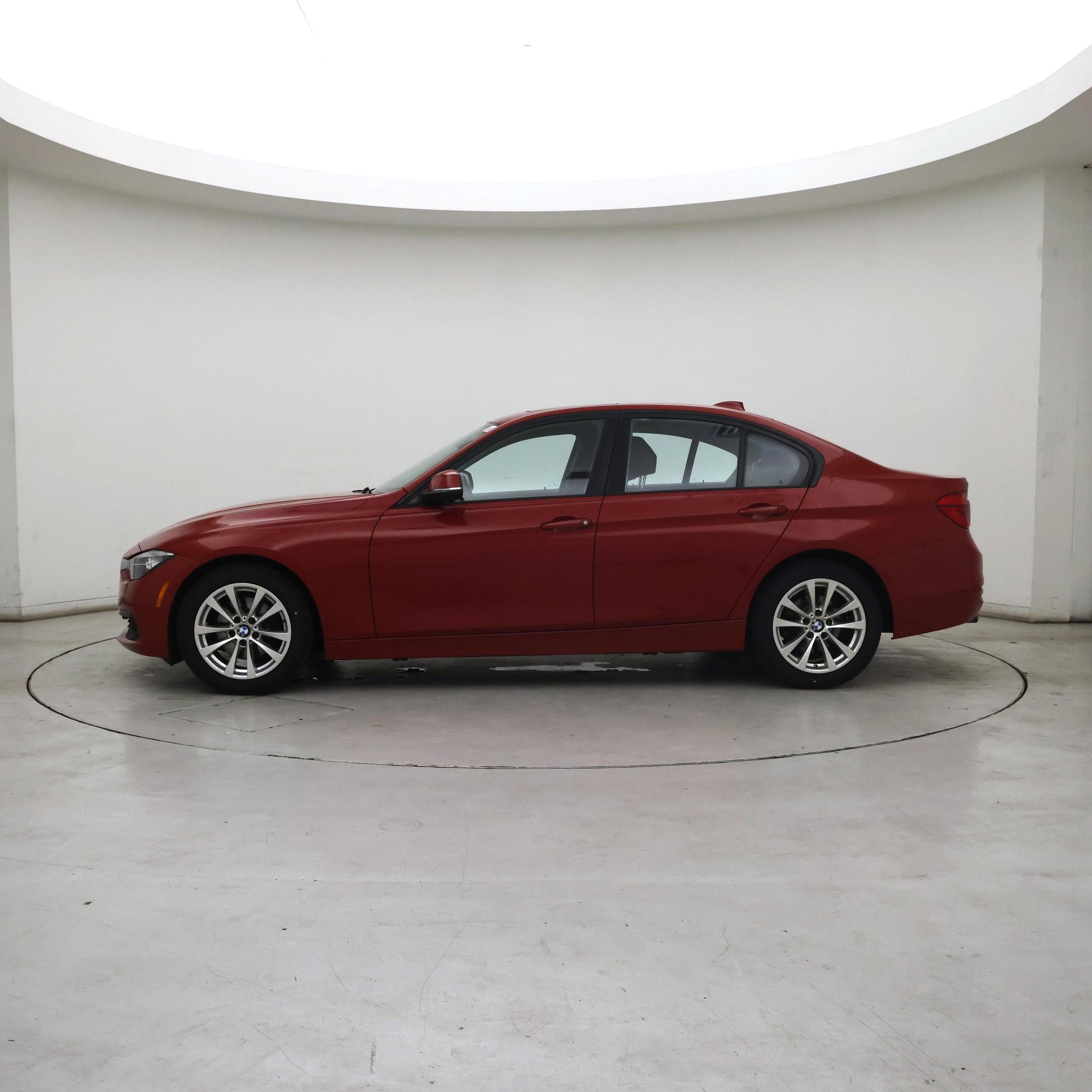 Thumbnail: 2016 BMW 3 Series - 3