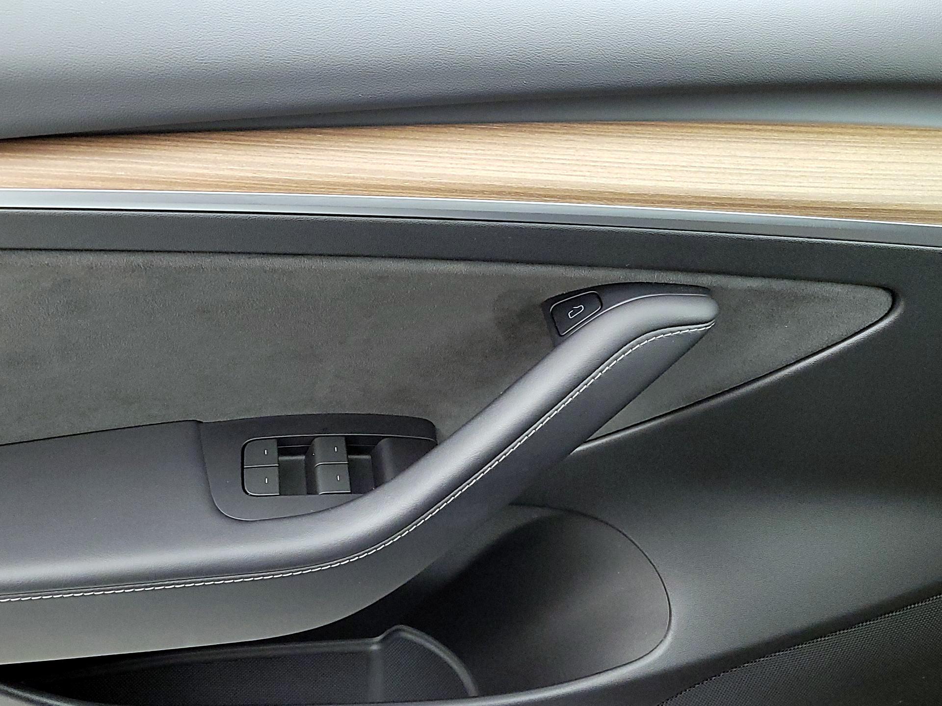 Thumbnail: 2023 Tesla Model 3 - 12