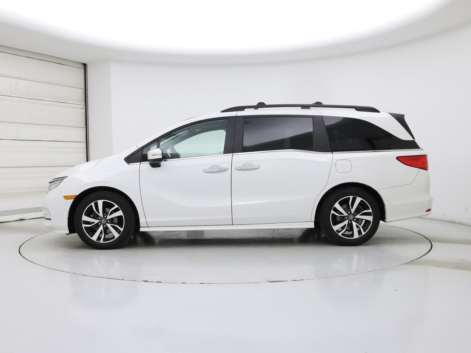 2024 Honda Odyssey Touring - Photo 4