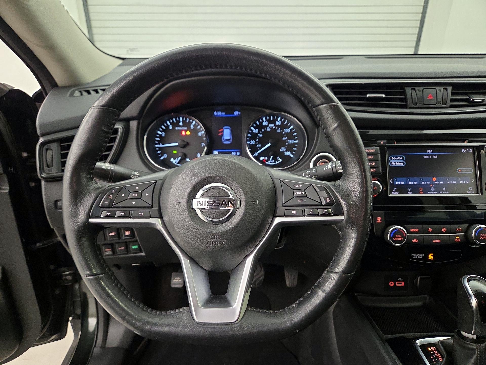 Thumbnail: 2018 Nissan Rogue - 10