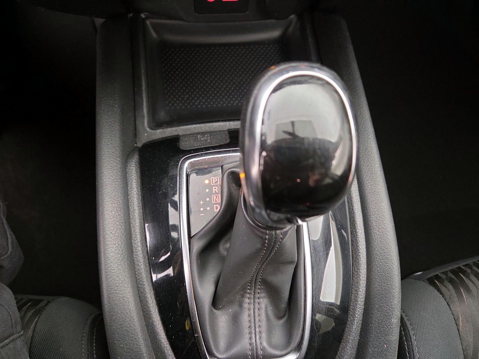 Thumbnail: 2018 Nissan Rogue - 16