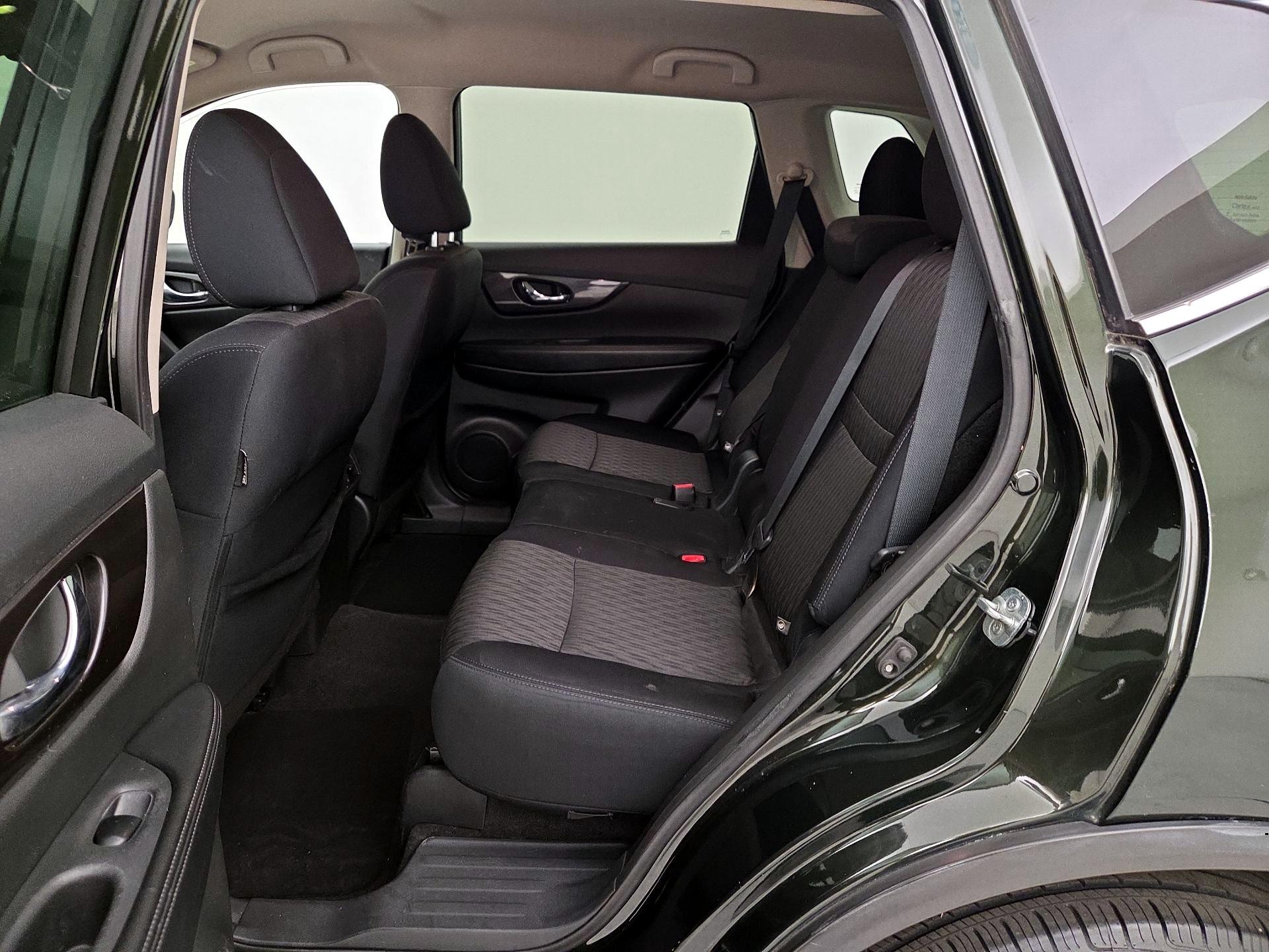 Thumbnail: 2018 Nissan Rogue - 18