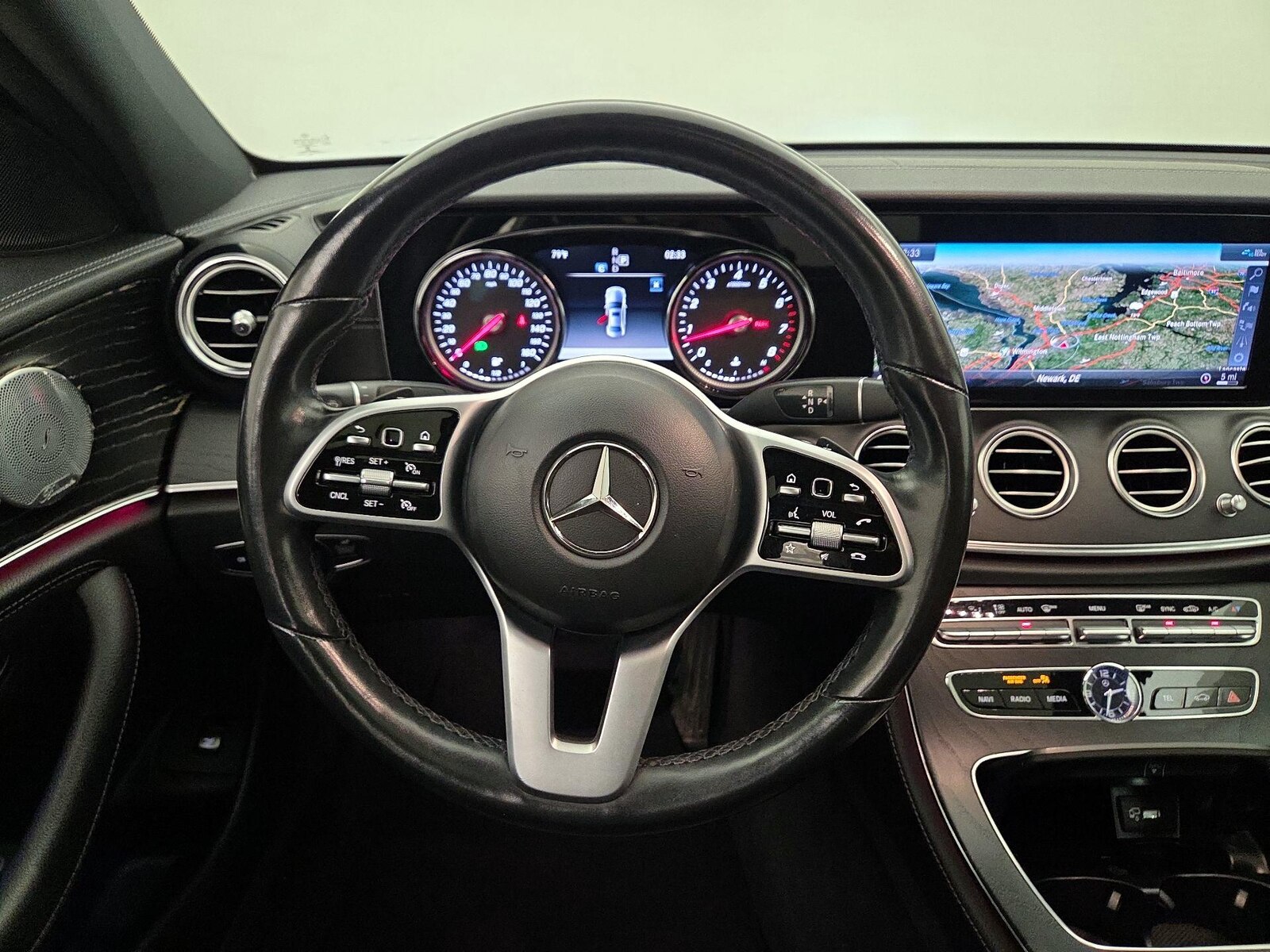 2019 Mercedes-Benz E-Class E300 - Photo 11