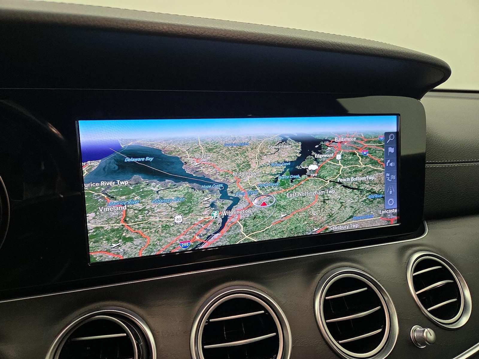 2019 Mercedes-Benz E-Class E300 - Photo 15