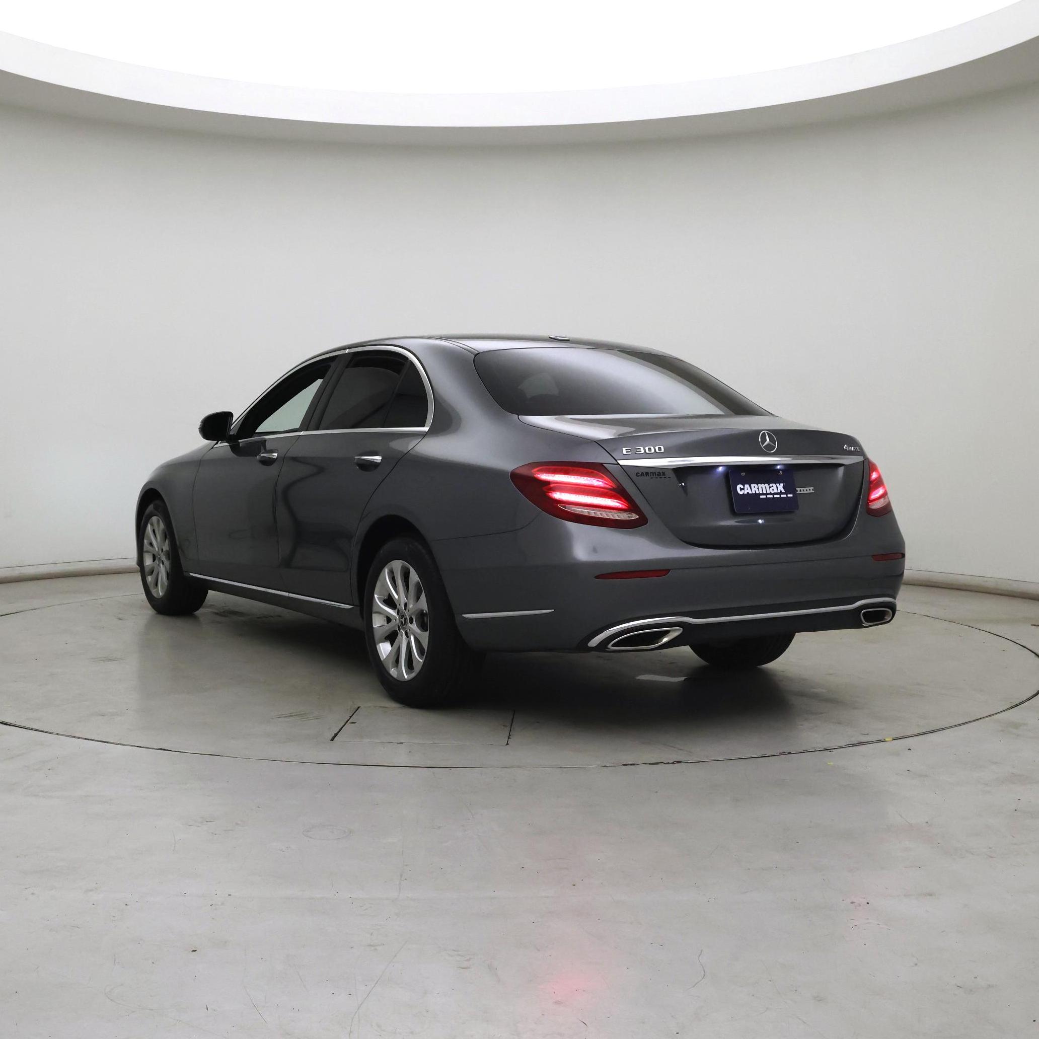 Thumbnail: 2019 Mercedes-Benz E-Class - 2