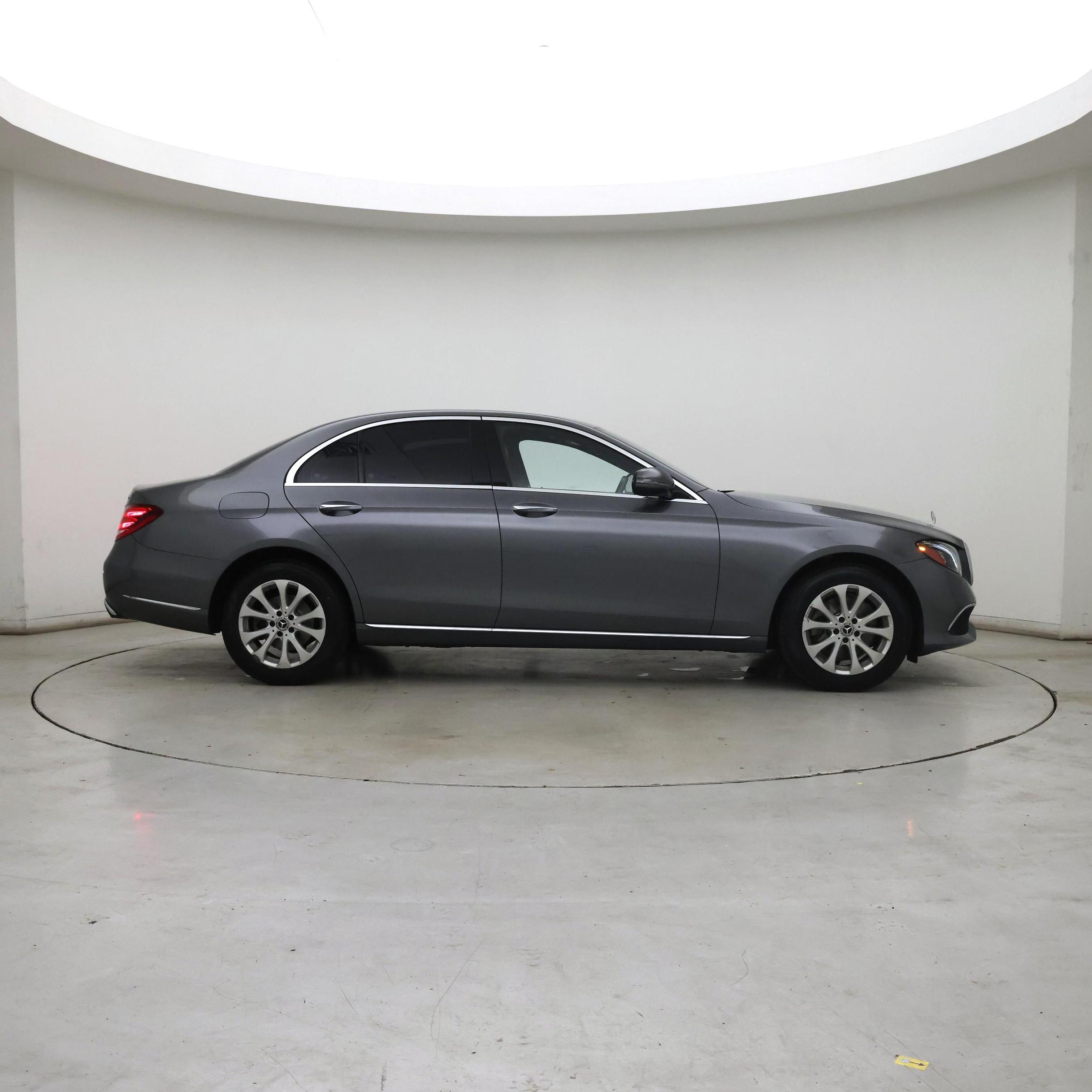 Thumbnail: 2019 Mercedes-Benz E-Class - 7