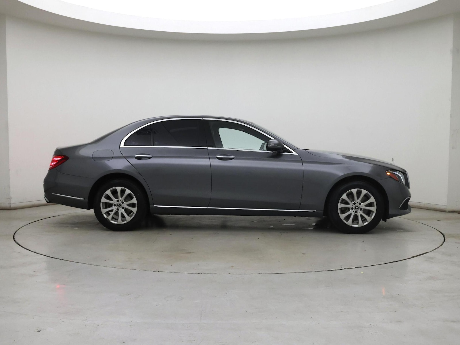 2019 Mercedes-Benz E-Class E300 - Photo 8