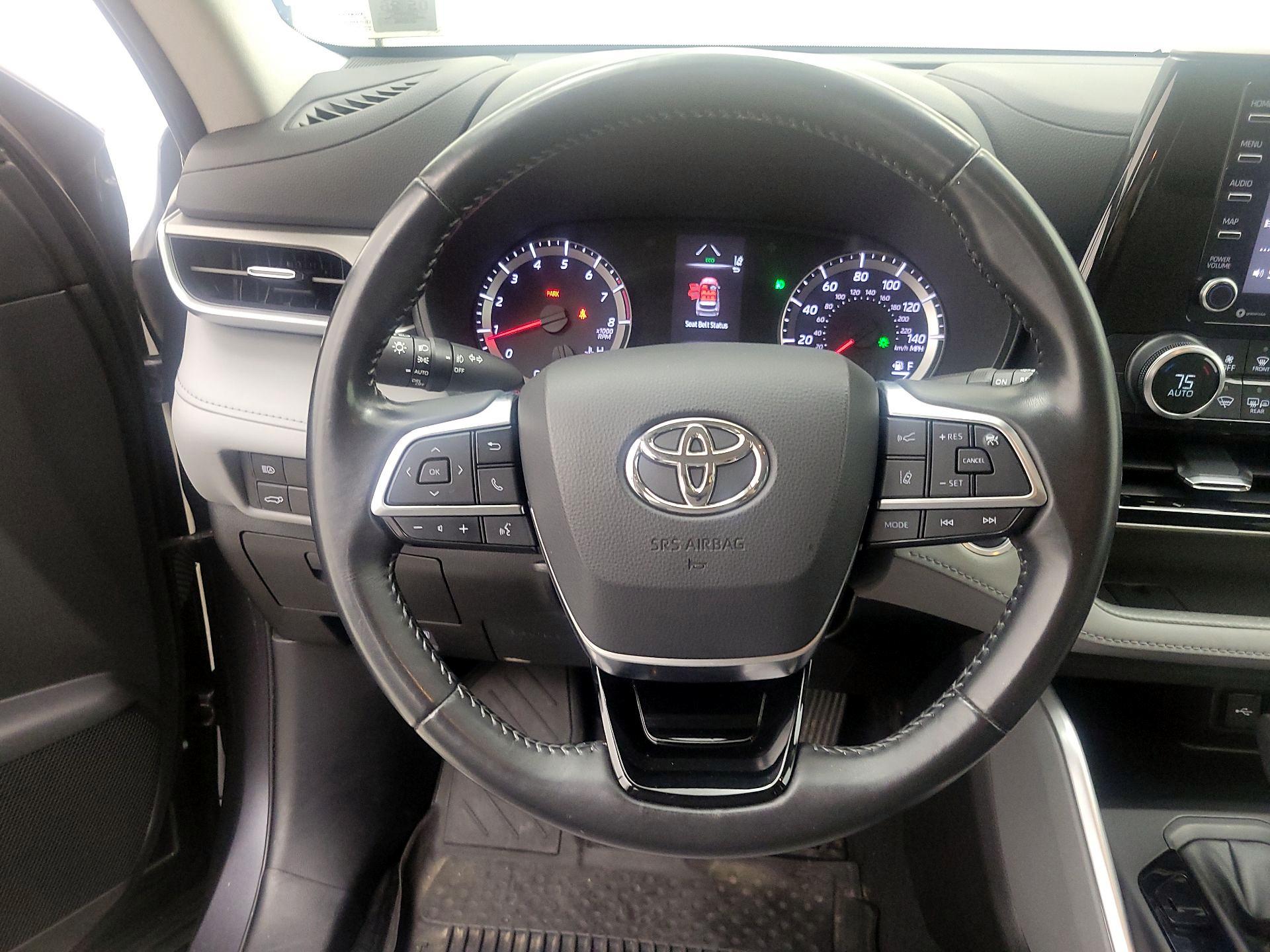 Thumbnail: 2021 Toyota Highlander - 10