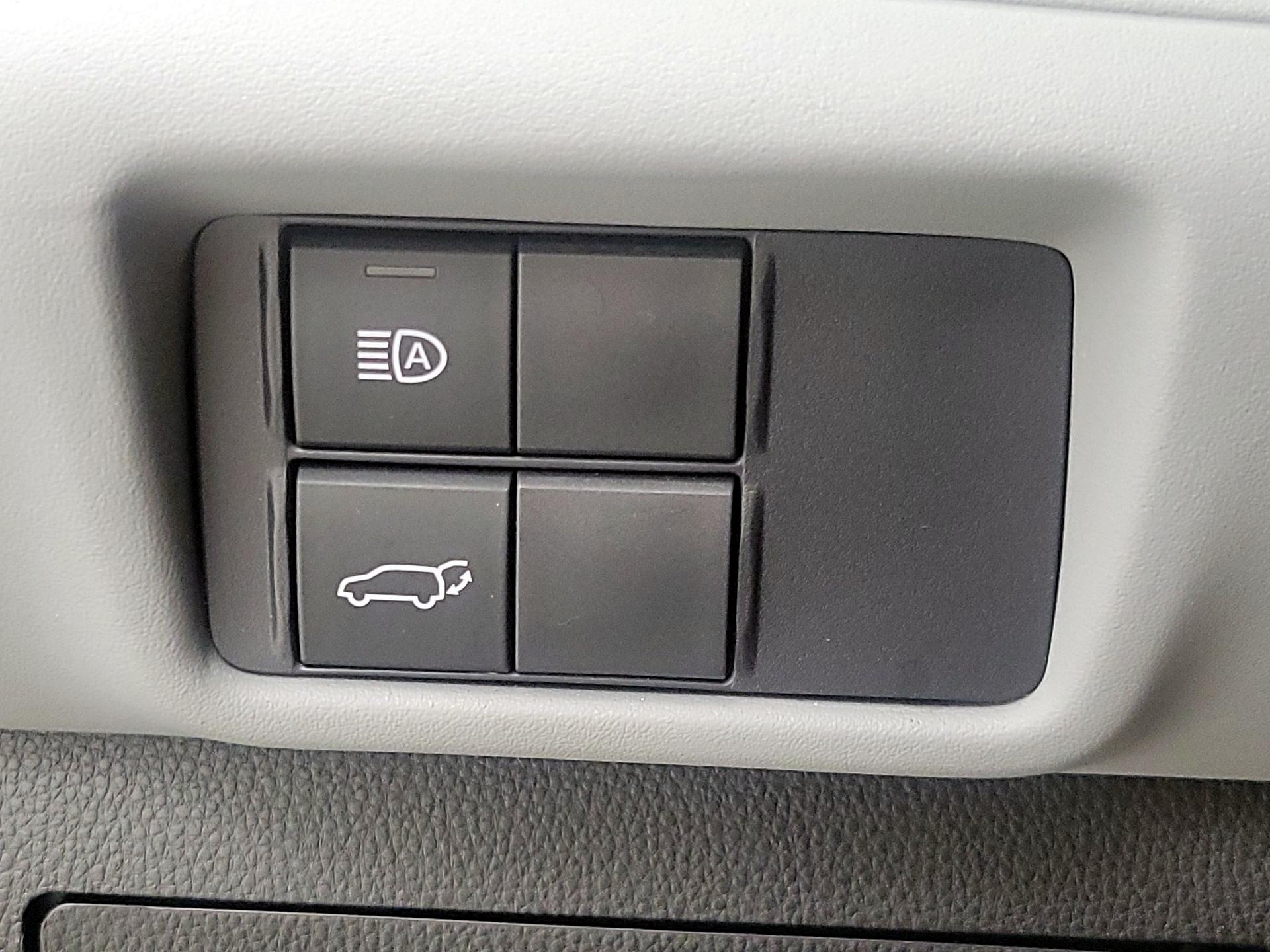 Thumbnail: 2021 Toyota Highlander - 13