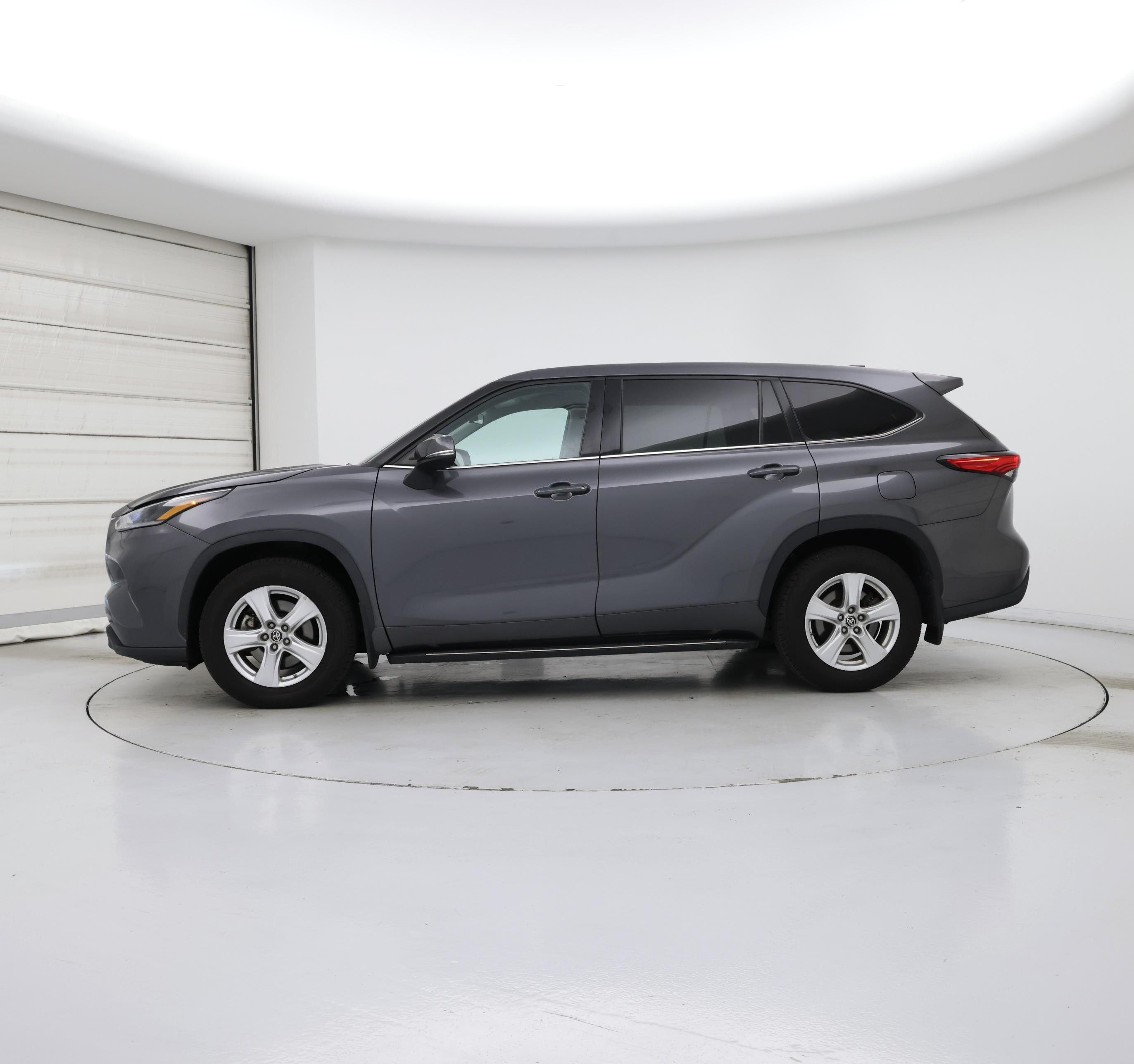 Thumbnail: 2021 Toyota Highlander - 3