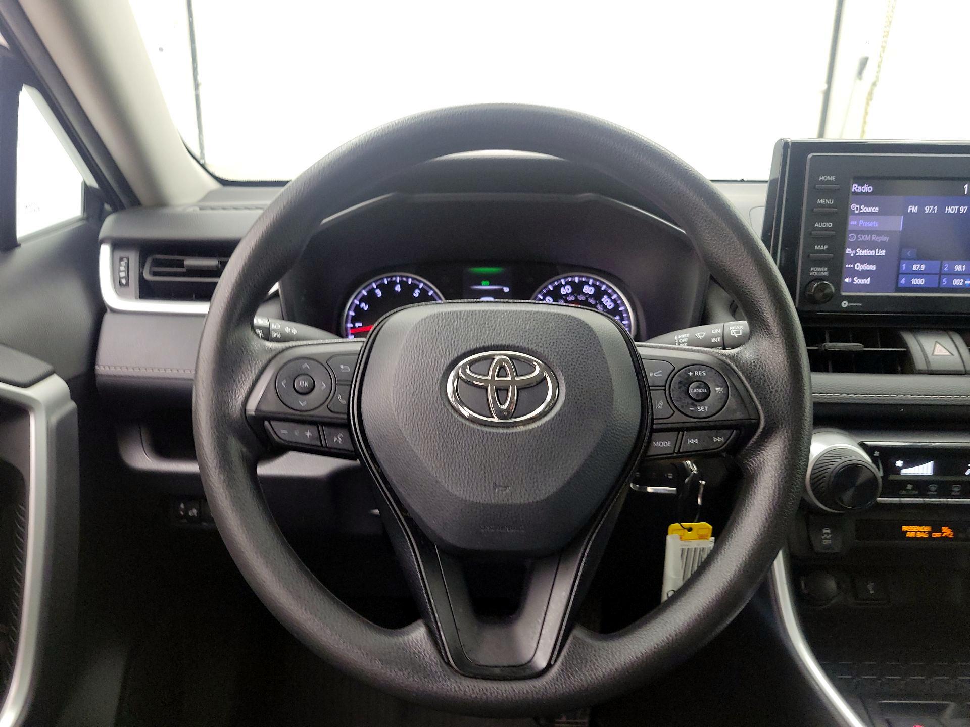 Thumbnail: 2021 Toyota RAV4 - 10