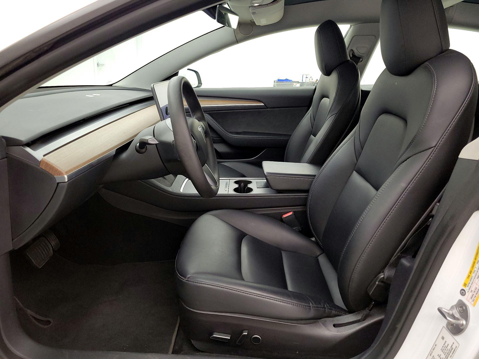 Thumbnail: 2022 Tesla Model 3 - 11