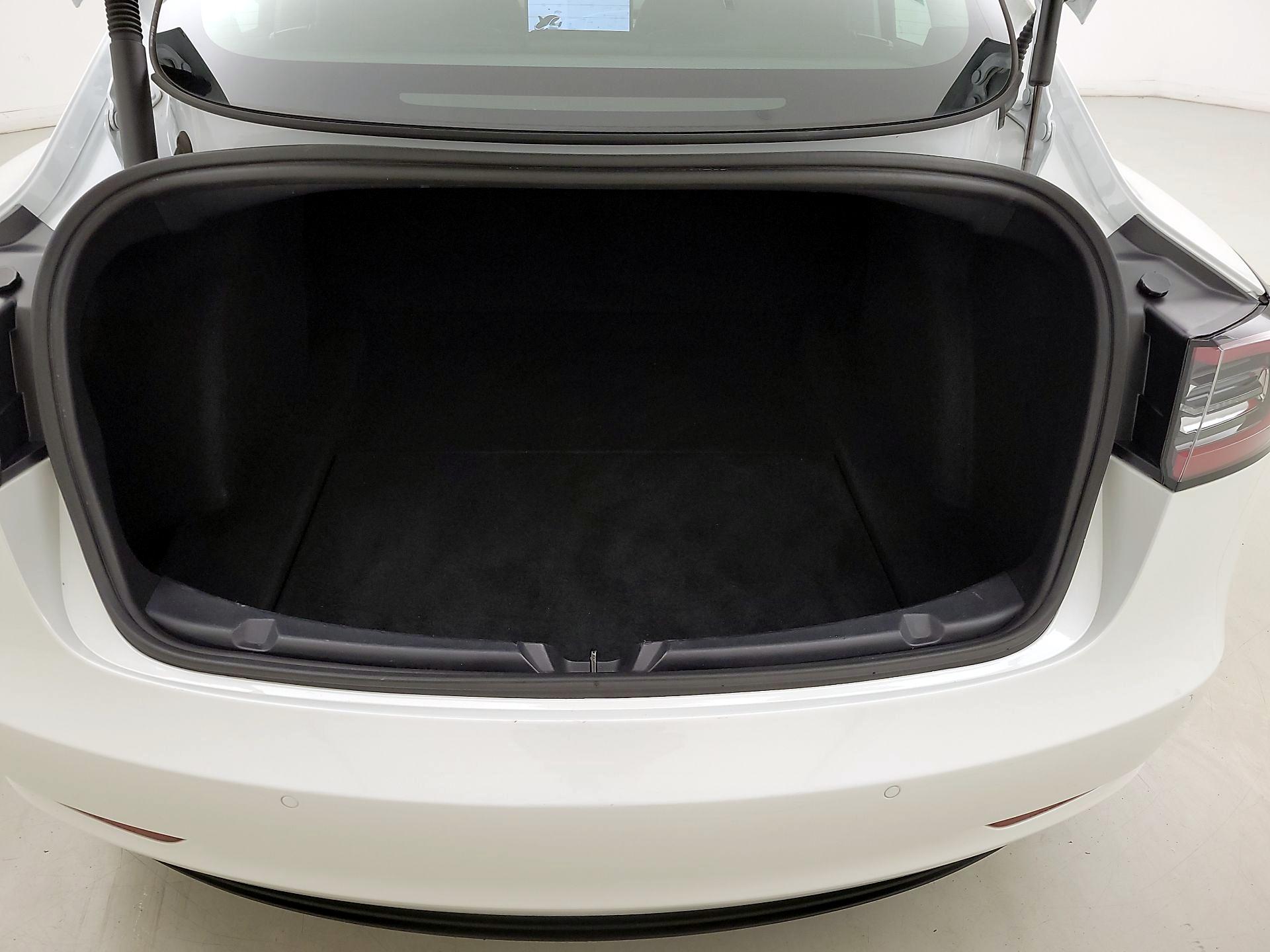 Thumbnail: 2022 Tesla Model 3 - 20