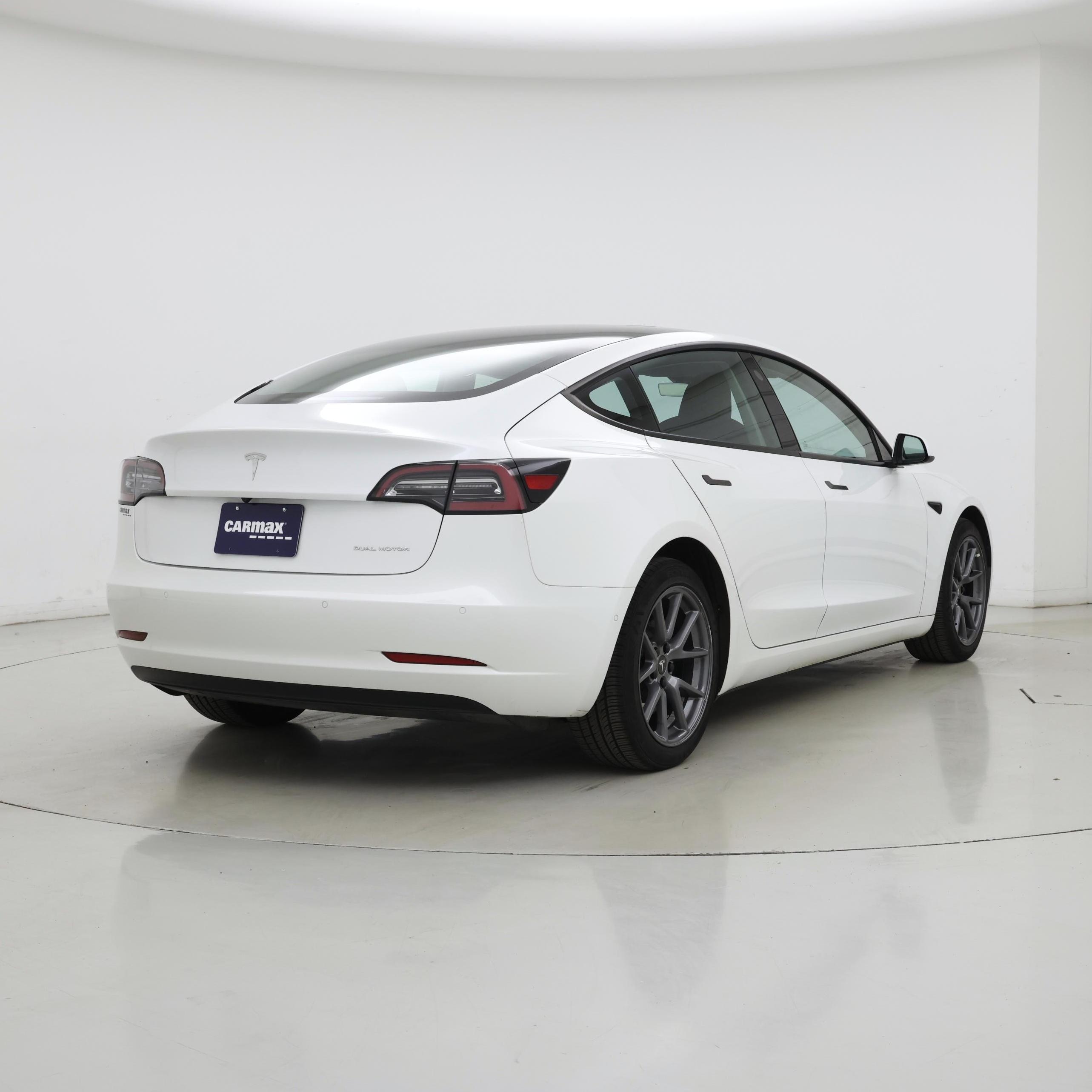 Thumbnail: 2022 Tesla Model 3 - 8