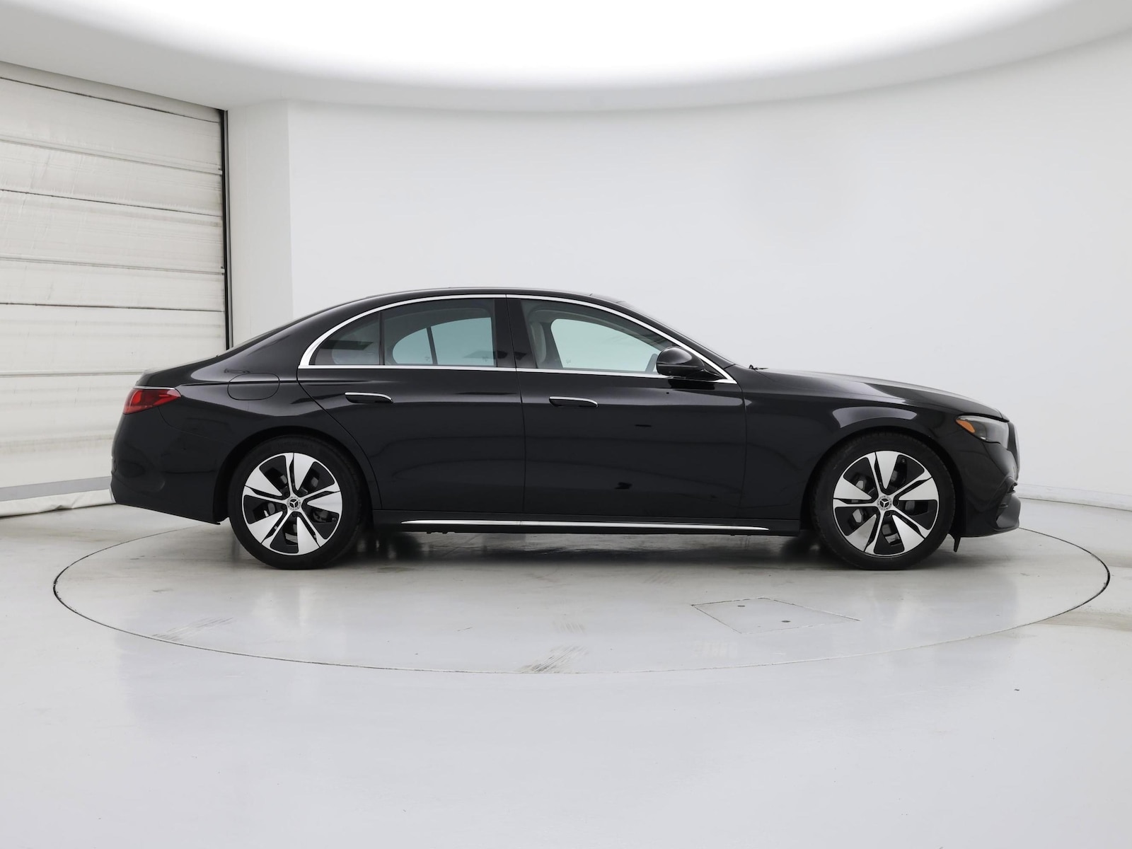 2025 Mercedes-Benz E-Class E350 - Photo 8