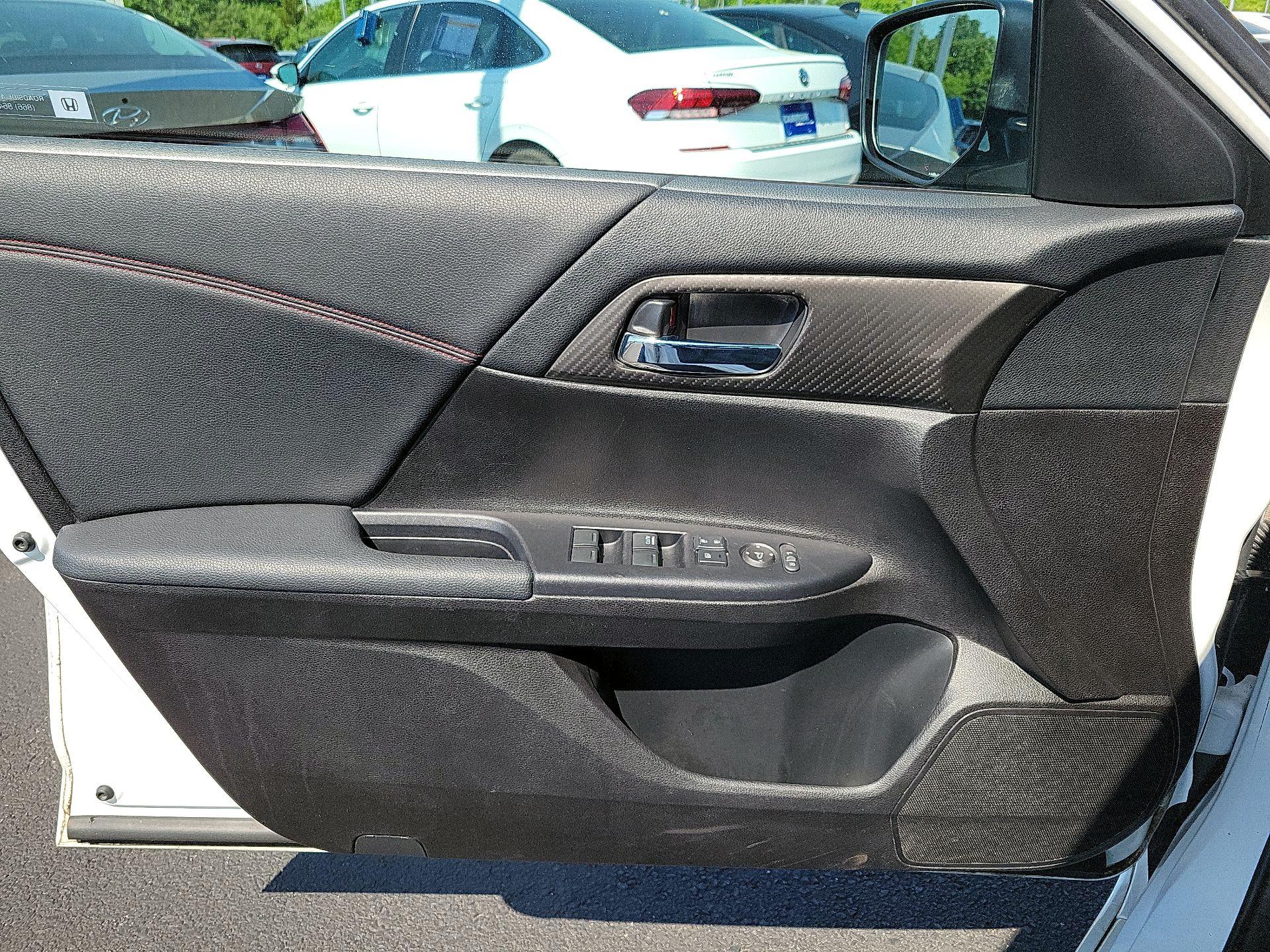 Thumbnail: 2017 Honda Accord - 10