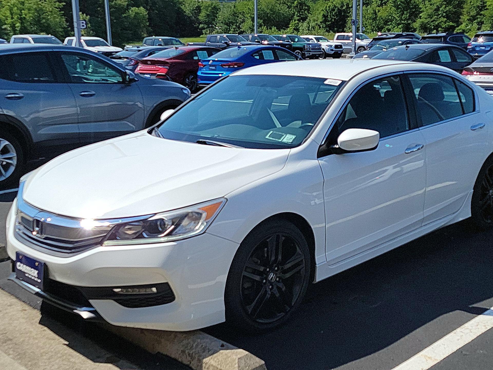 Thumbnail: 2017 Honda Accord - 3