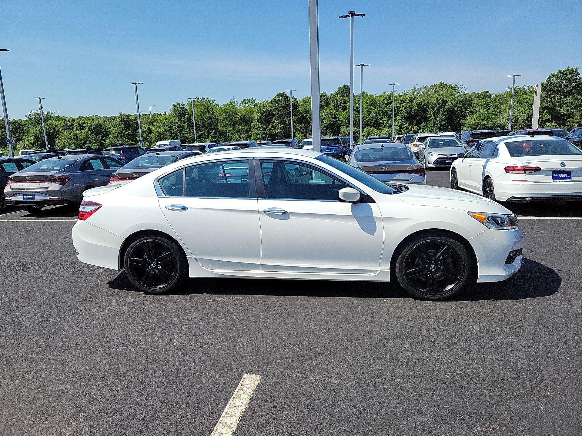 Thumbnail: 2017 Honda Accord - 4