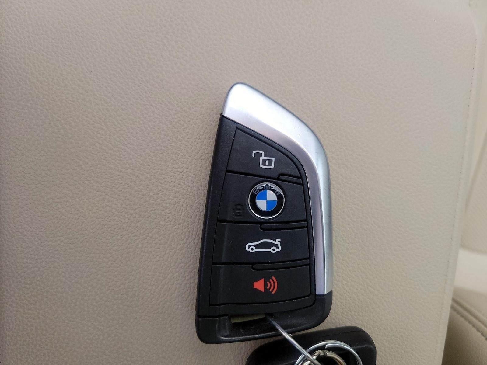 2025 BMW 3 Series M340i - Photo 24