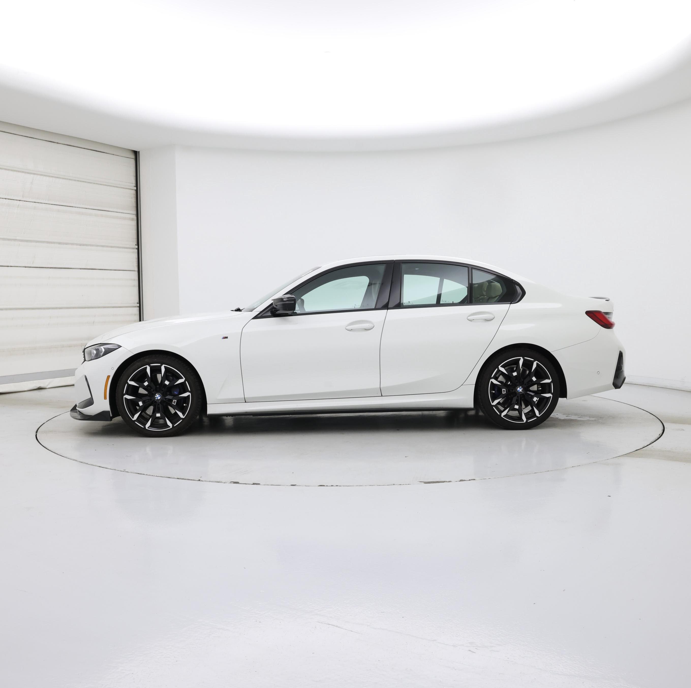 Thumbnail: 2025 BMW 3 Series - 3