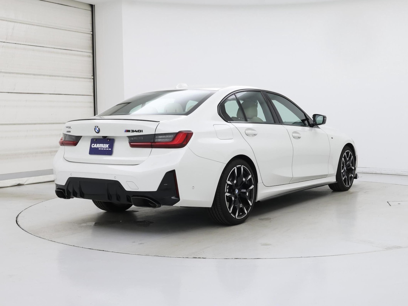 2025 BMW 3 Series M340i - Photo 9