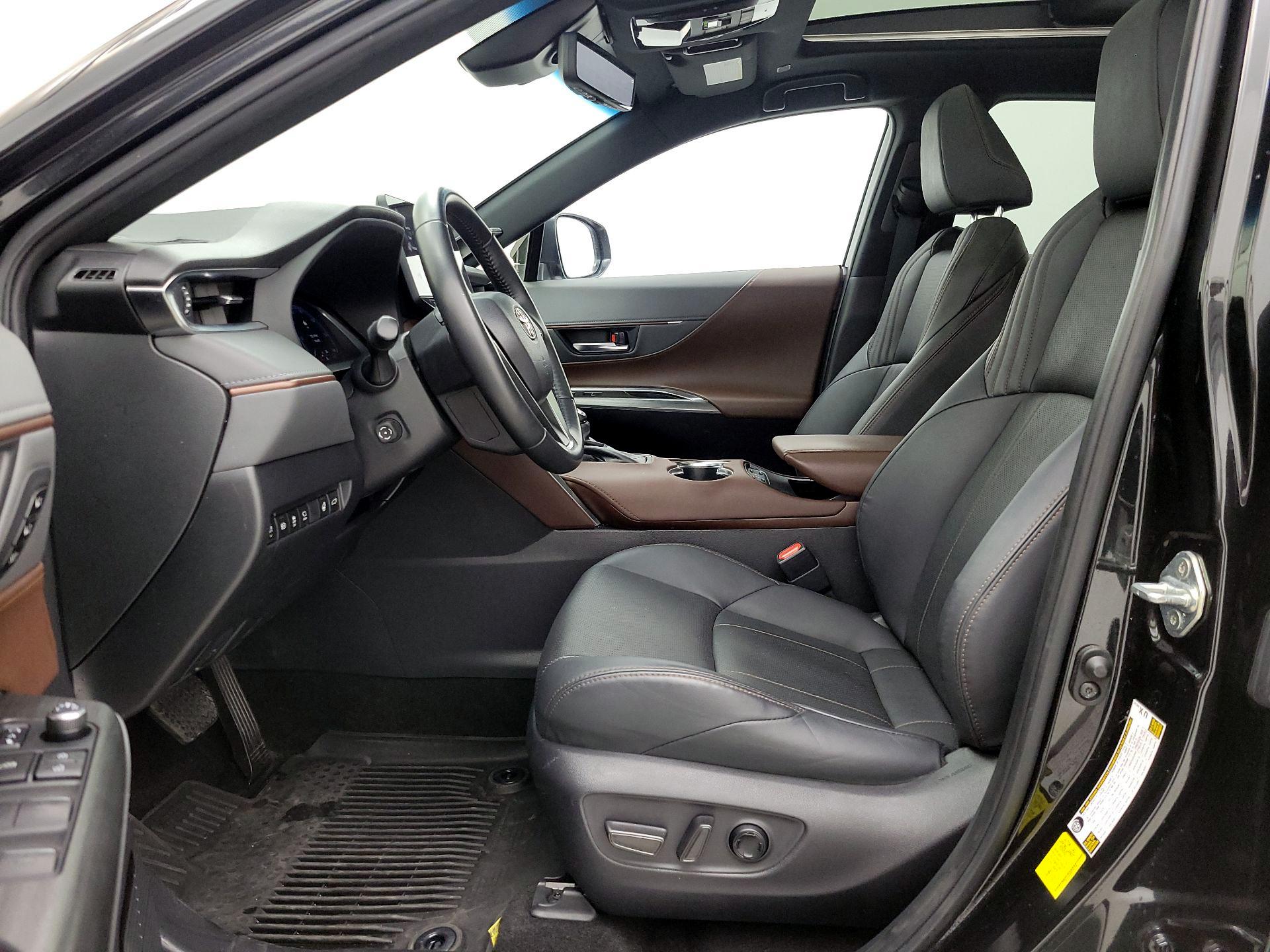 Thumbnail: 2024 Toyota Venza - 11