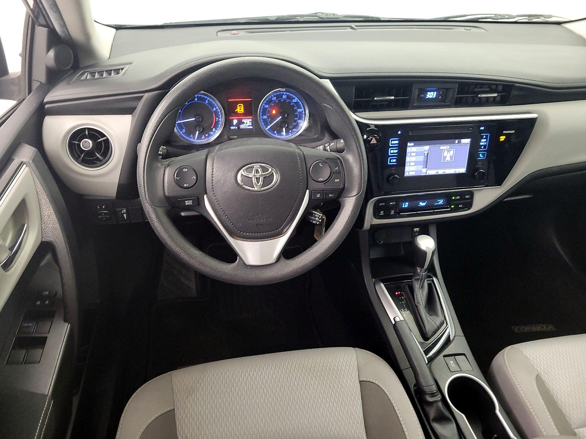 Thumbnail: 2017 Toyota Corolla - 10