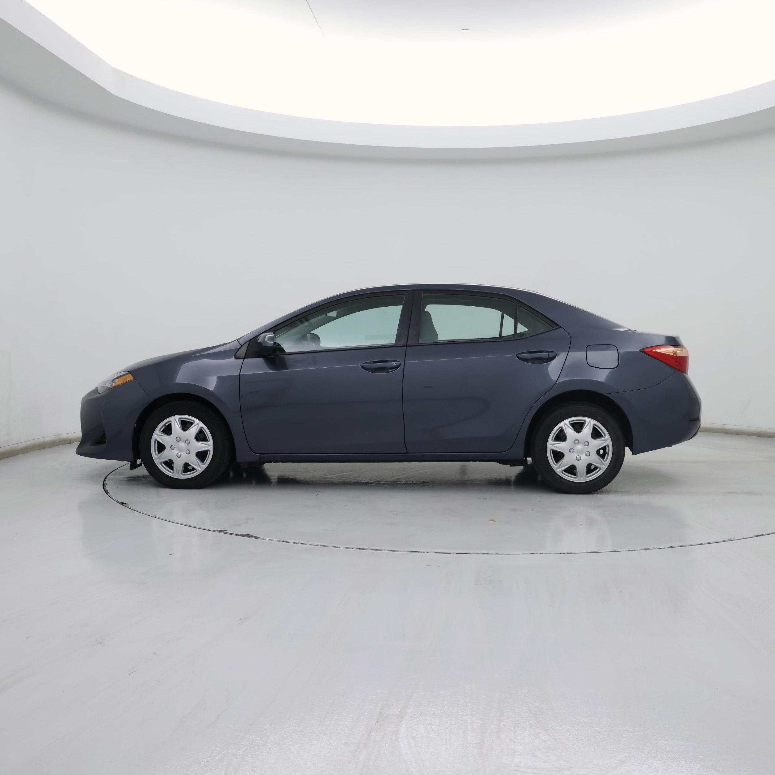 Thumbnail: 2017 Toyota Corolla - 3