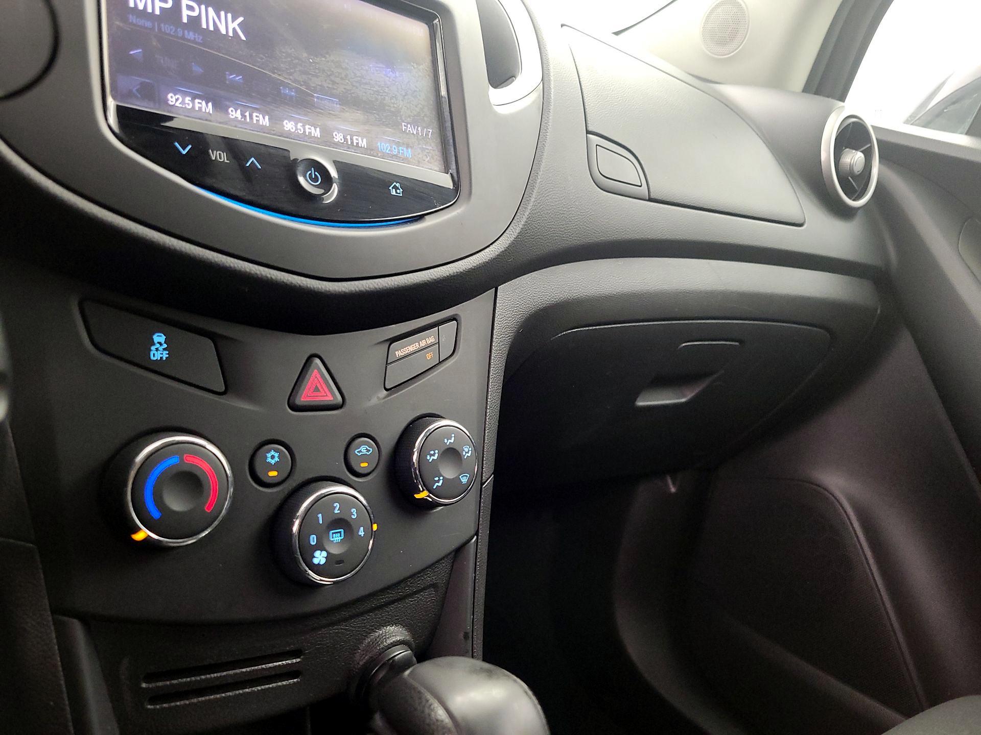 Thumbnail: 2016 Chevrolet Trax - 16