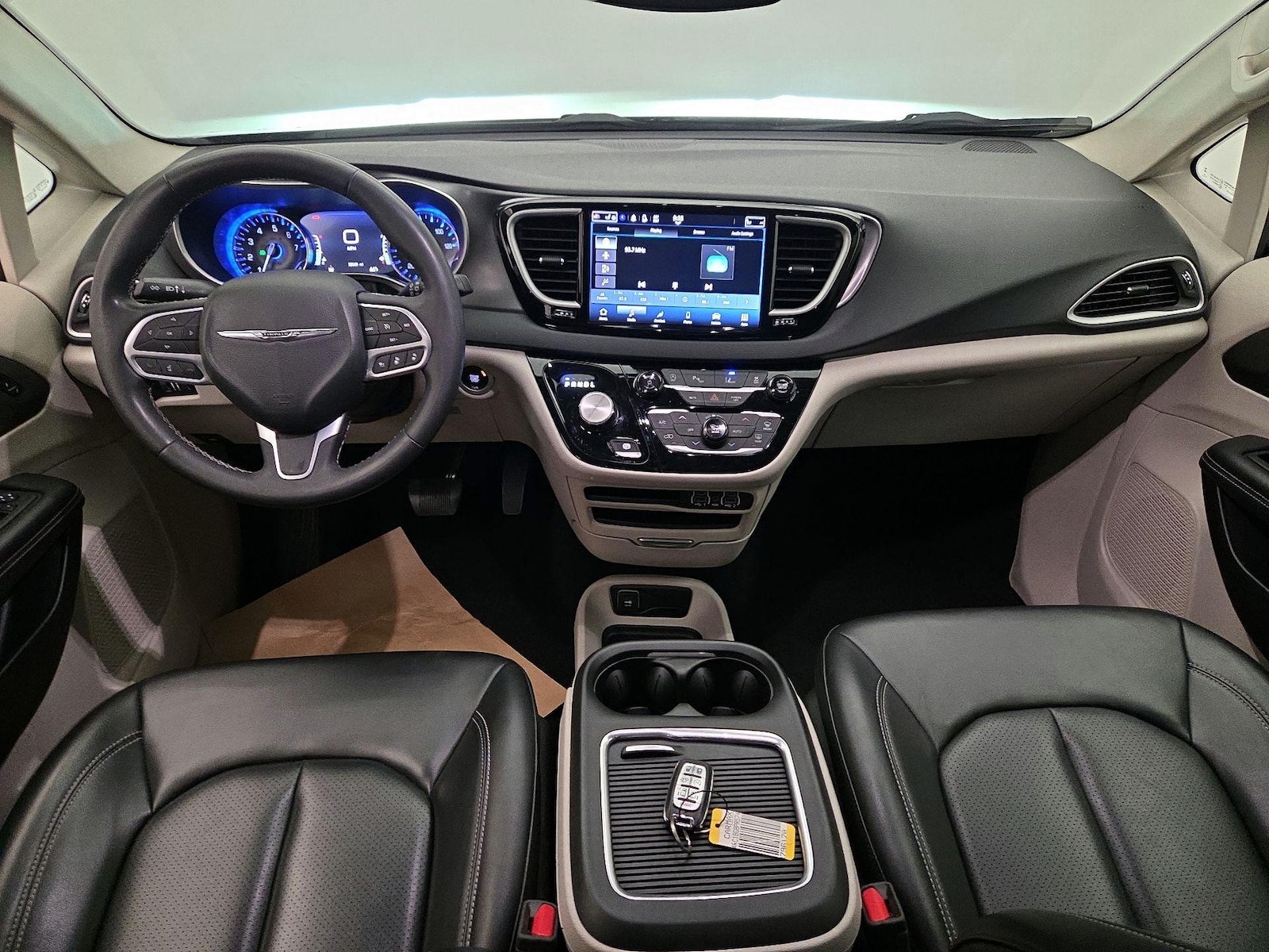 2023 Chrysler Pacifica Touring L - Photo 10